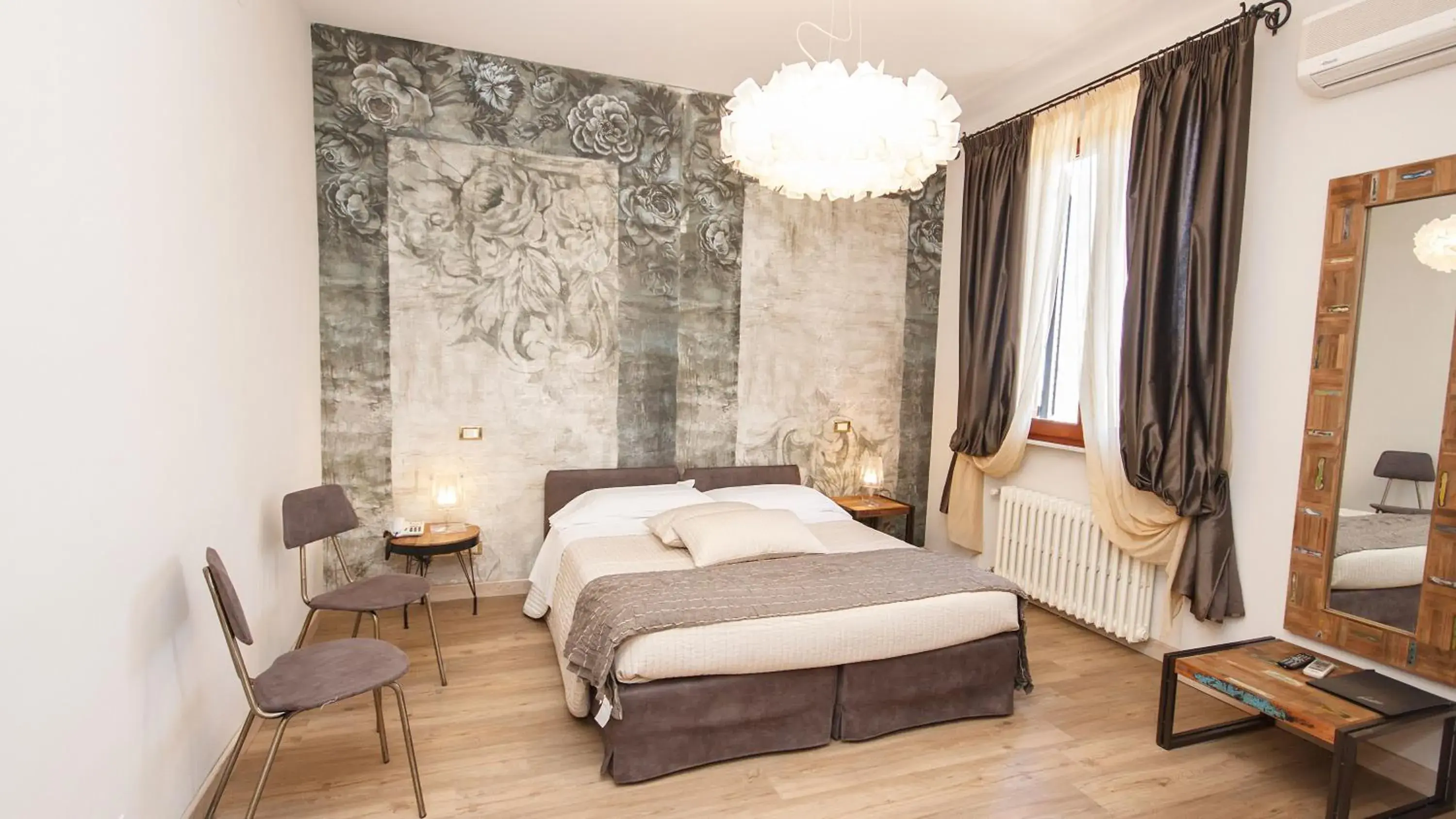 Photo of the whole room, Bed in AgriHotel Villa Ambra Photo of the whole room, Bed in AgriHotel Villa Ambra