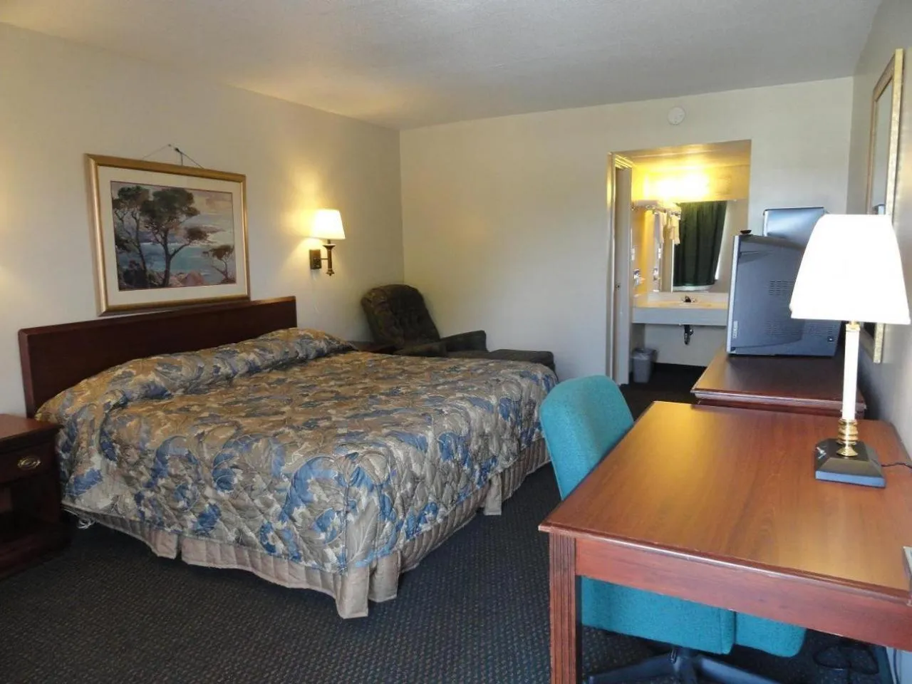 Photo of the whole room, Bed in Red Carpet Inn (formerly Royal Inn)