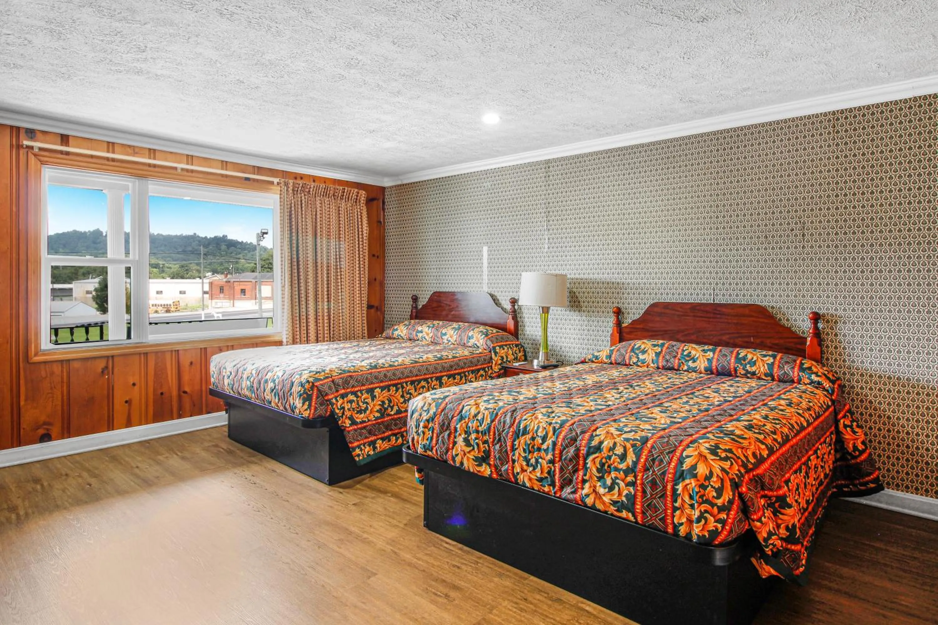 Bed in Horse Cave Motel