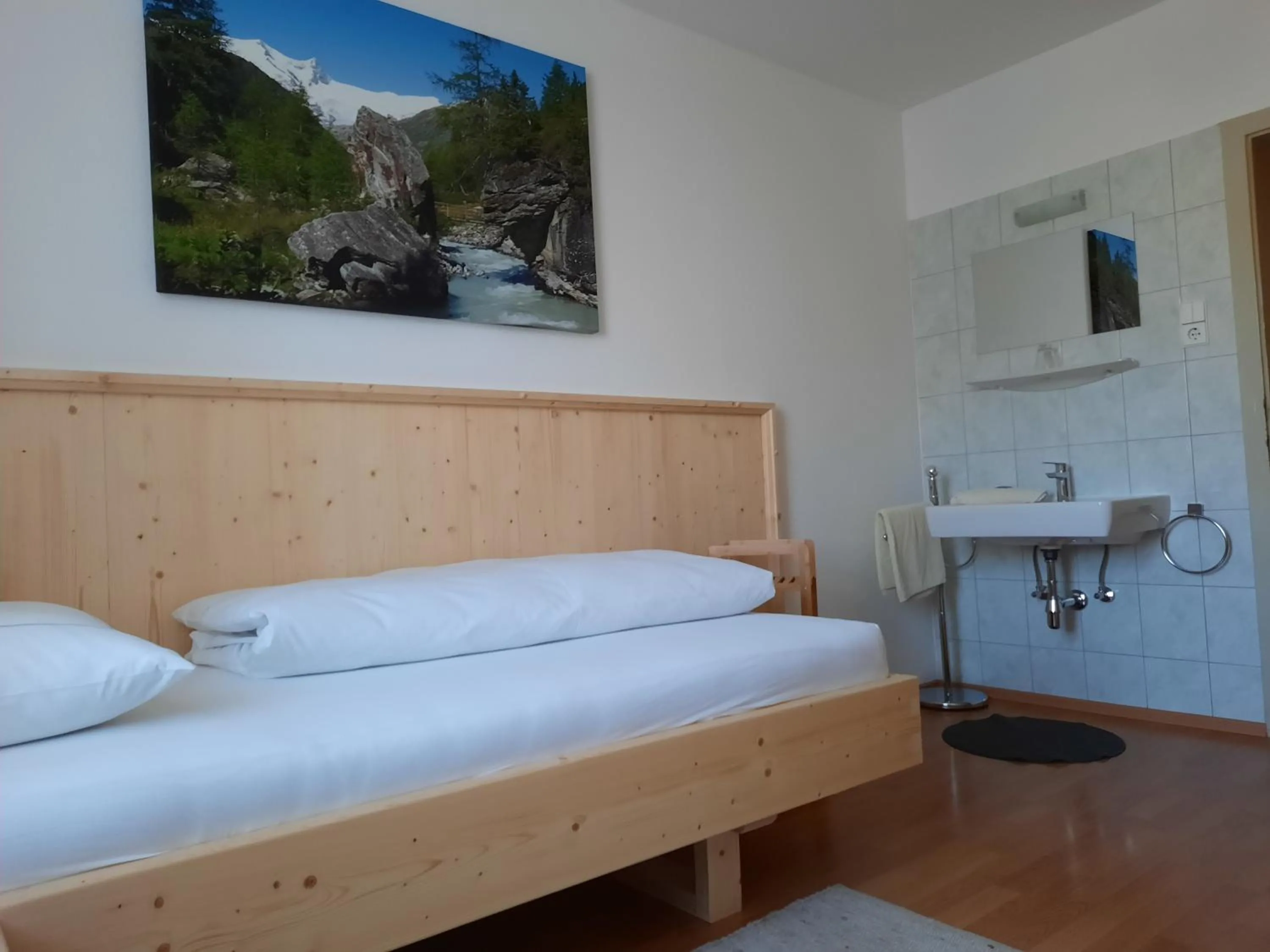 Bed in Gästehaus Taner