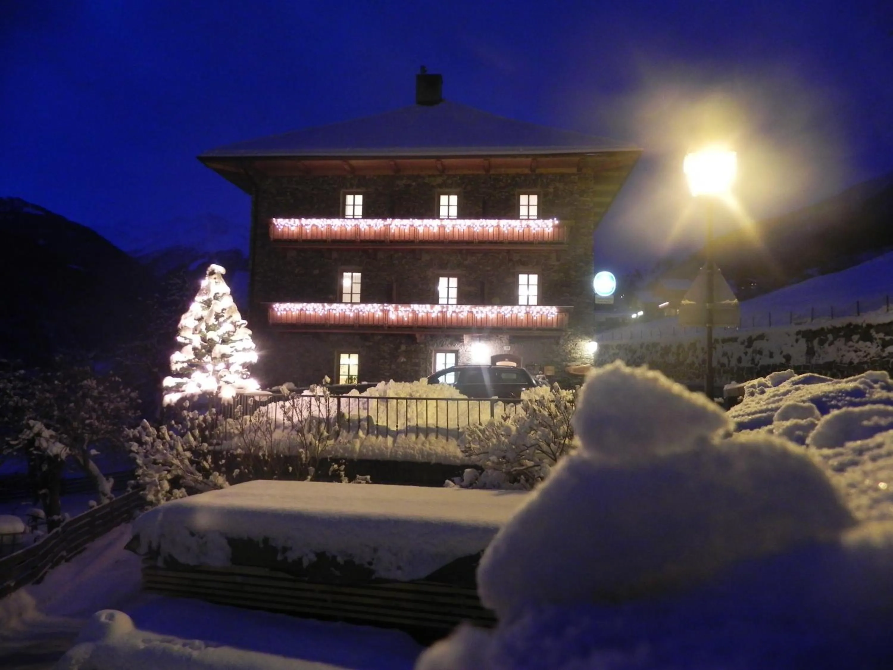 Facade/entrance in Gästehaus Taner