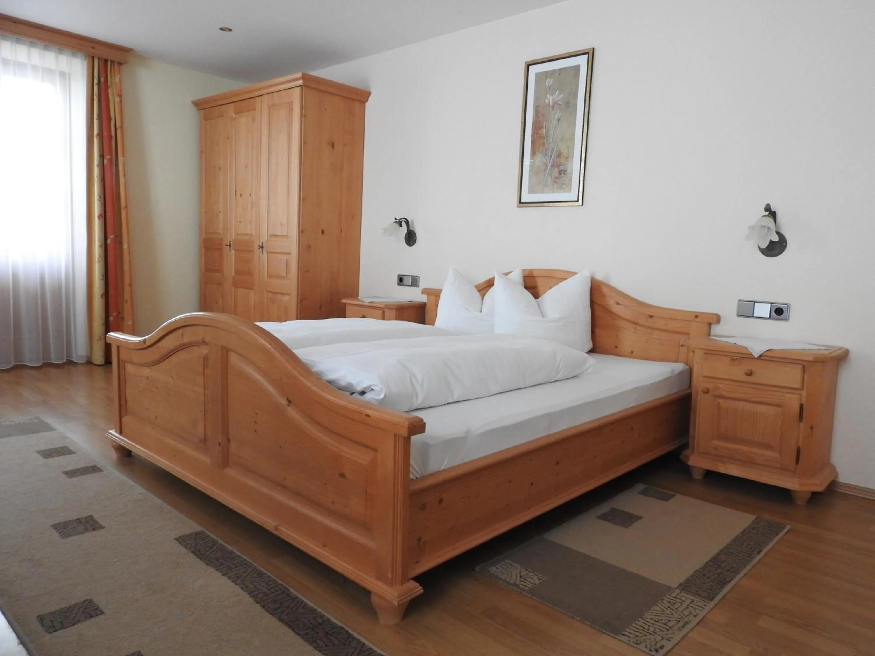 Photo of the whole room, Bed in Gästehaus Taner