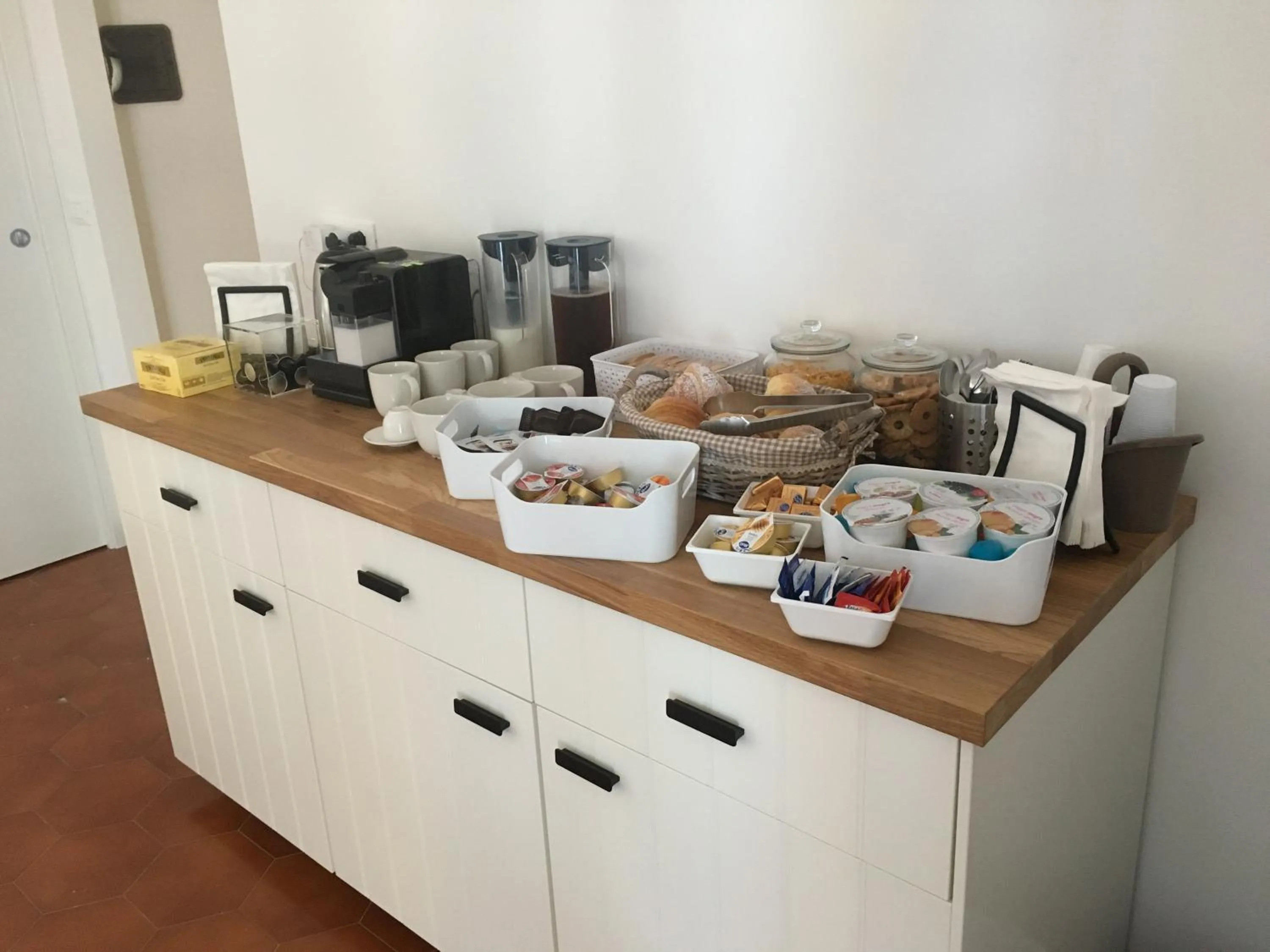 Buffet breakfast in Villa Iavernaro