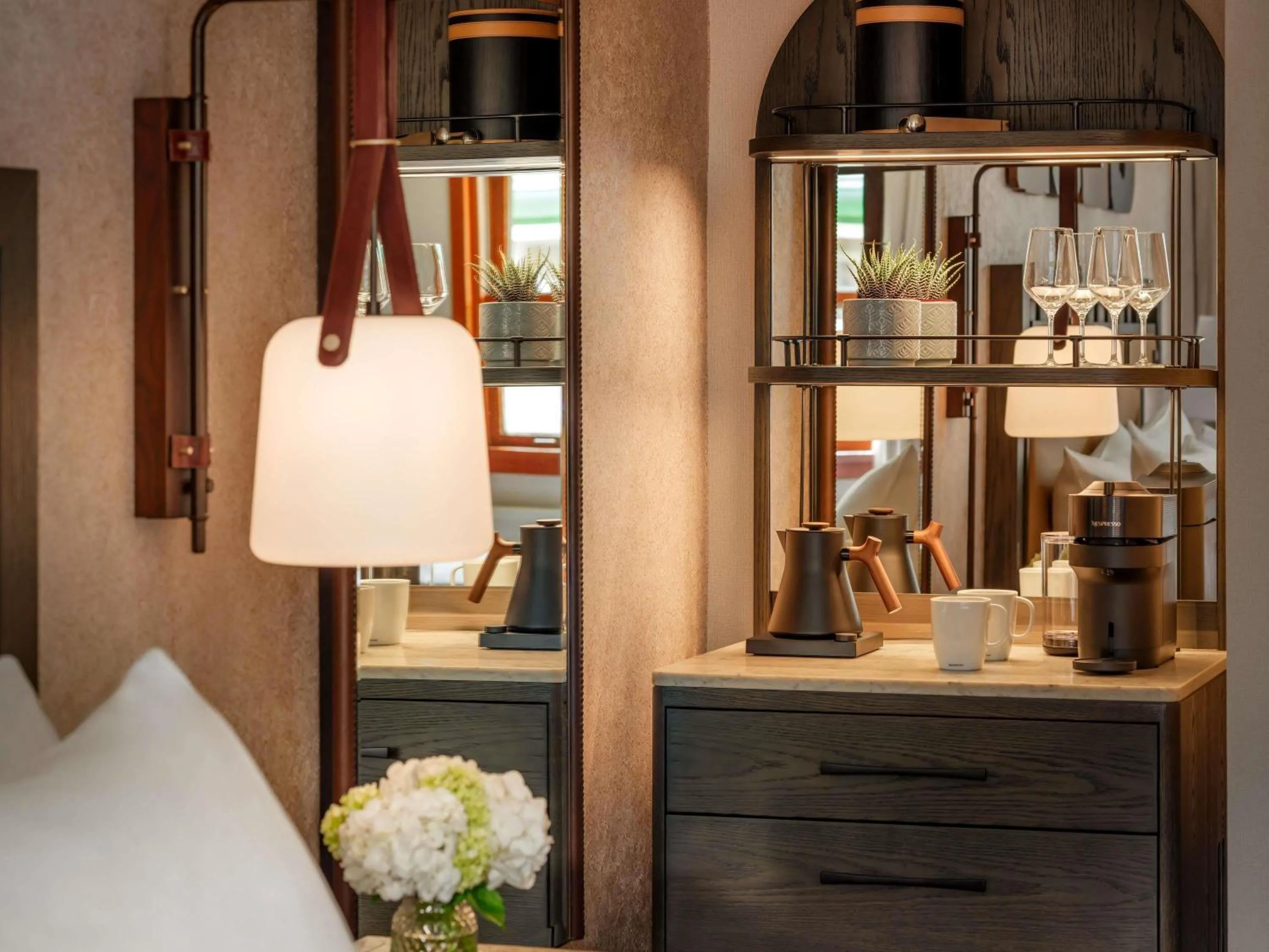 Bedroom, Bed in Fairmont Jasper Park Lodge