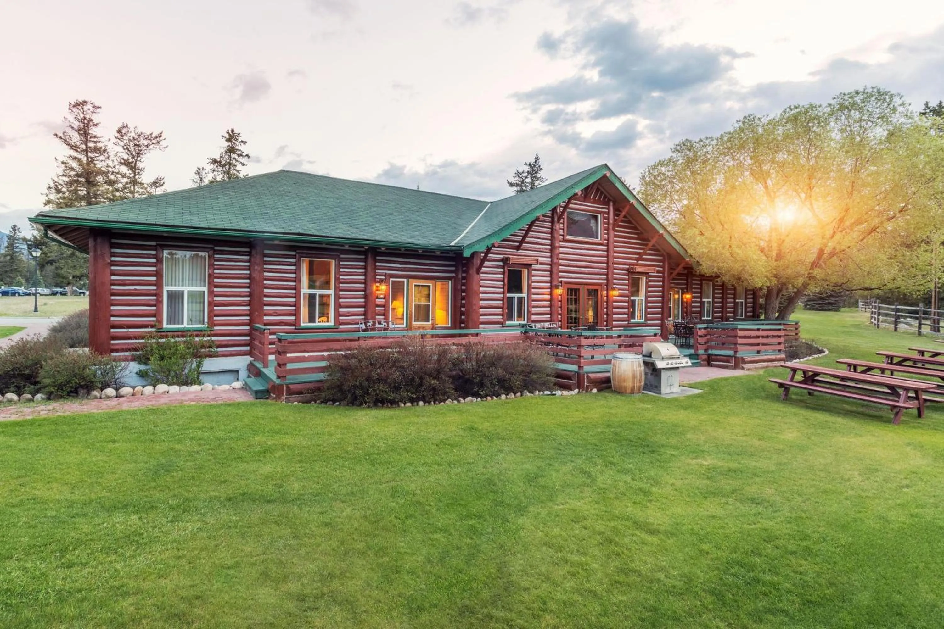 Bedroom in Fairmont Jasper Park Lodge