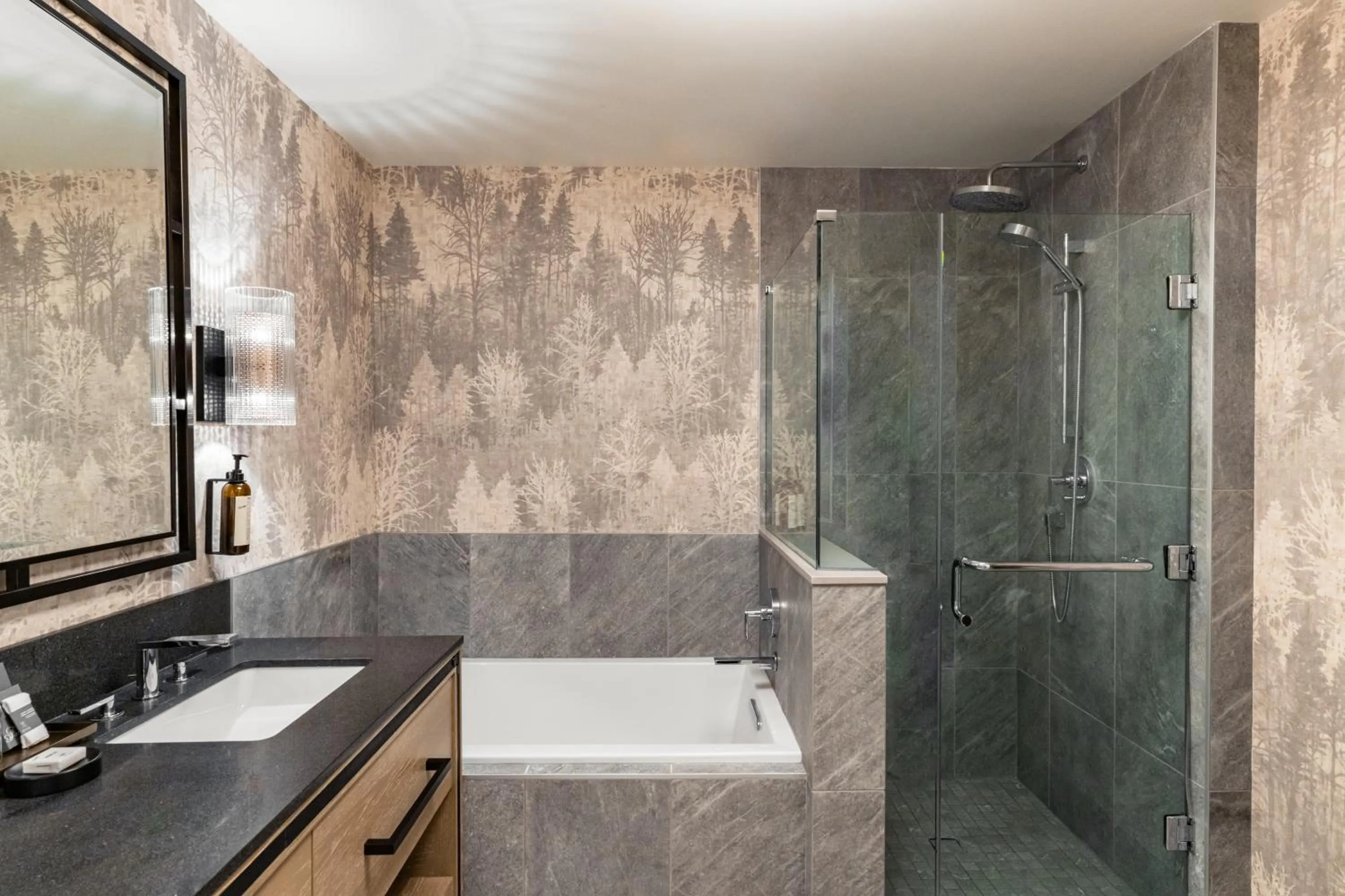 Shower in Fairmont Jasper Park Lodge