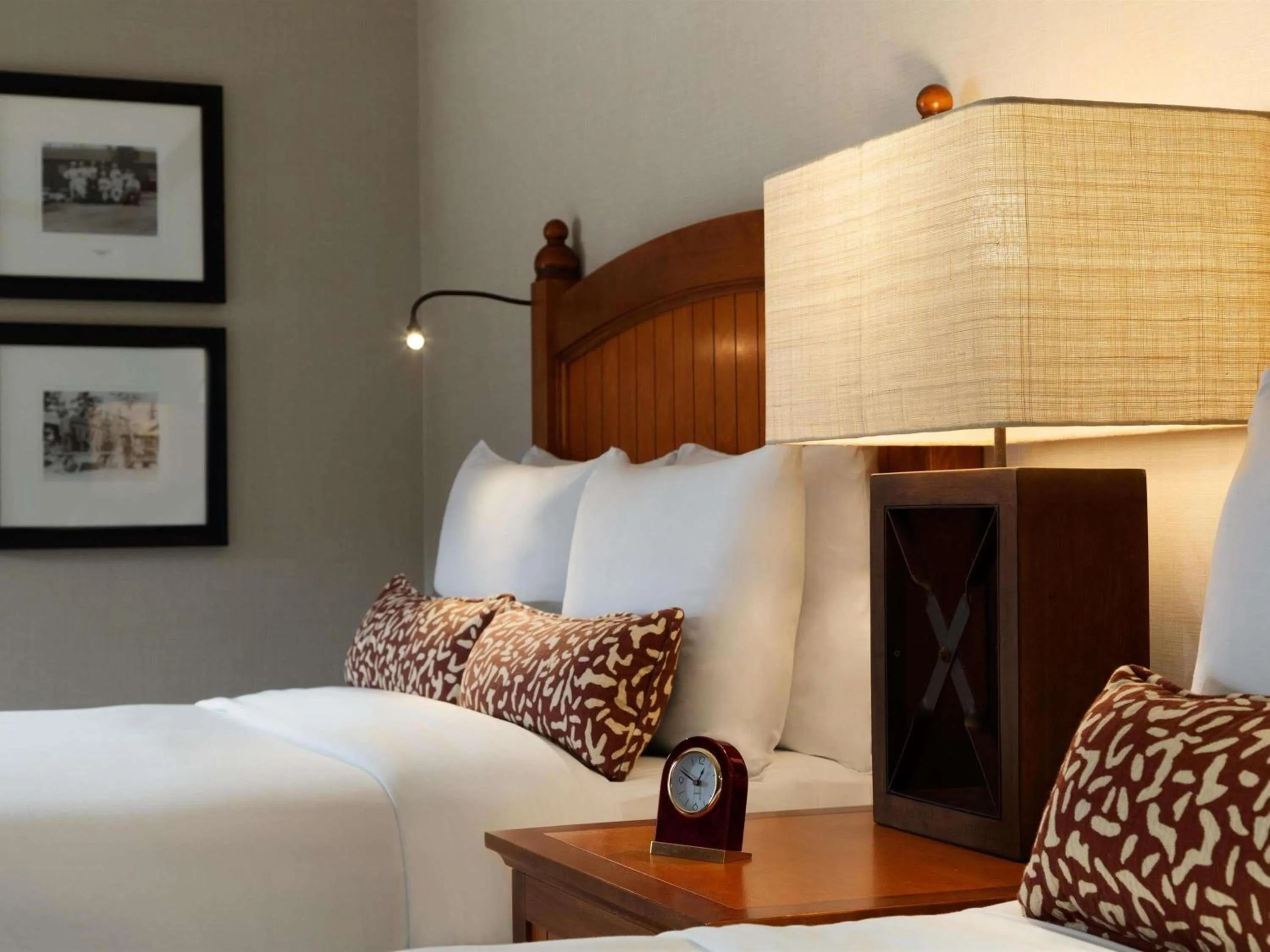 Bedroom, Bed in Fairmont Jasper Park Lodge