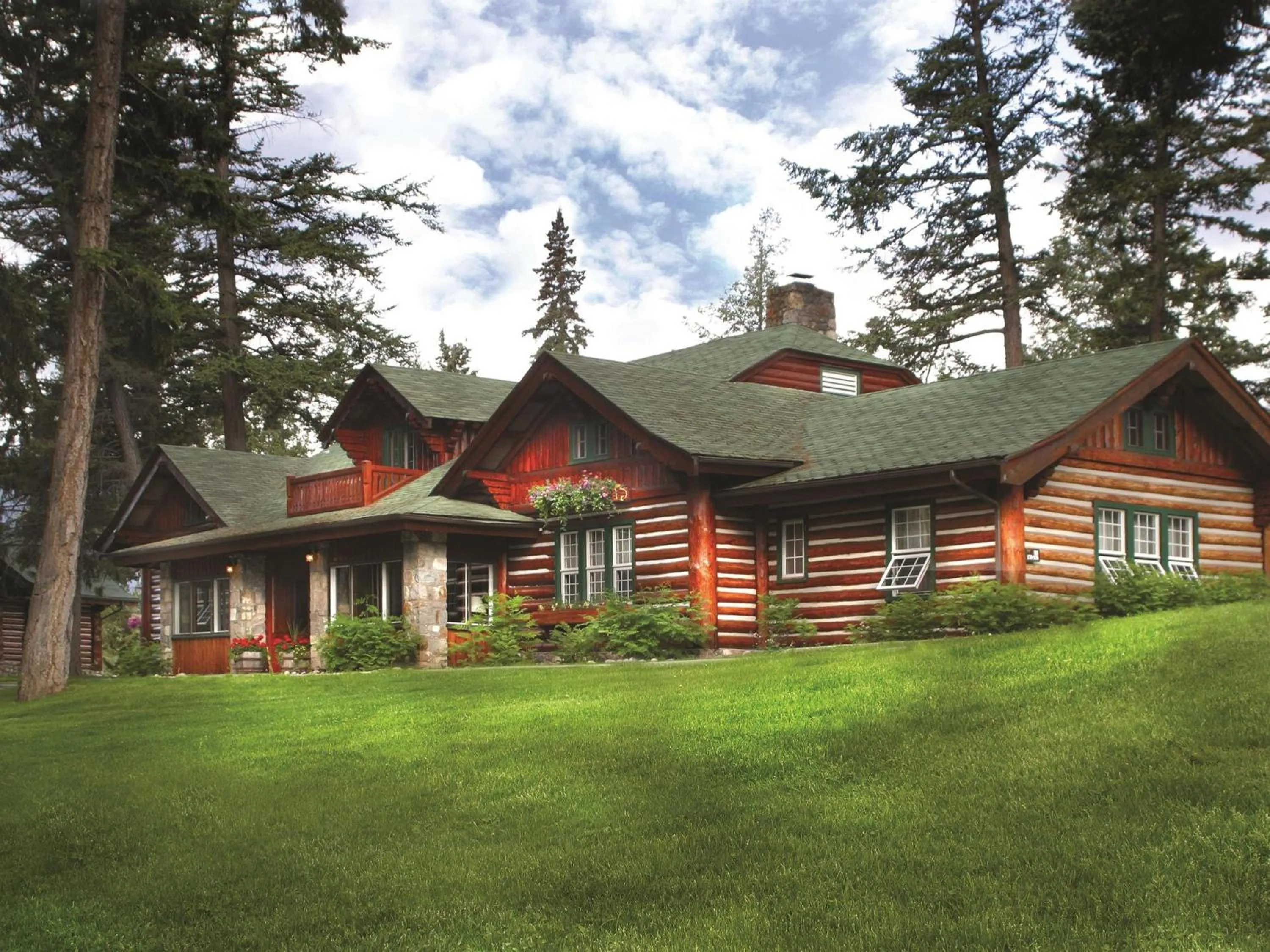 Bedroom in Fairmont Jasper Park Lodge