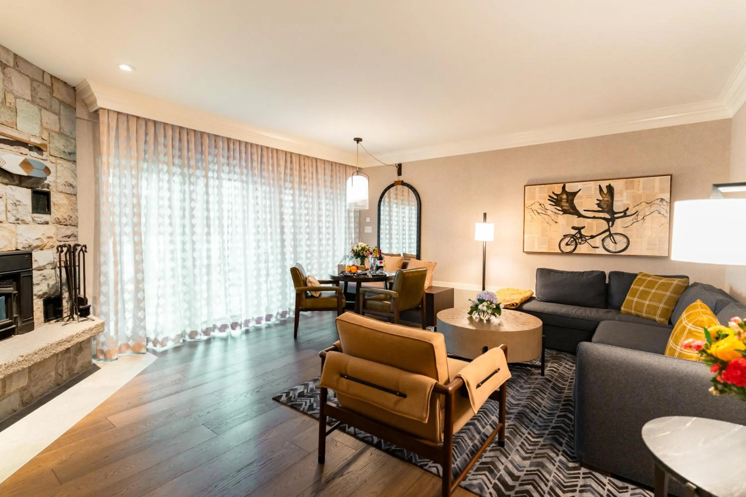 Living room in Fairmont Jasper Park Lodge