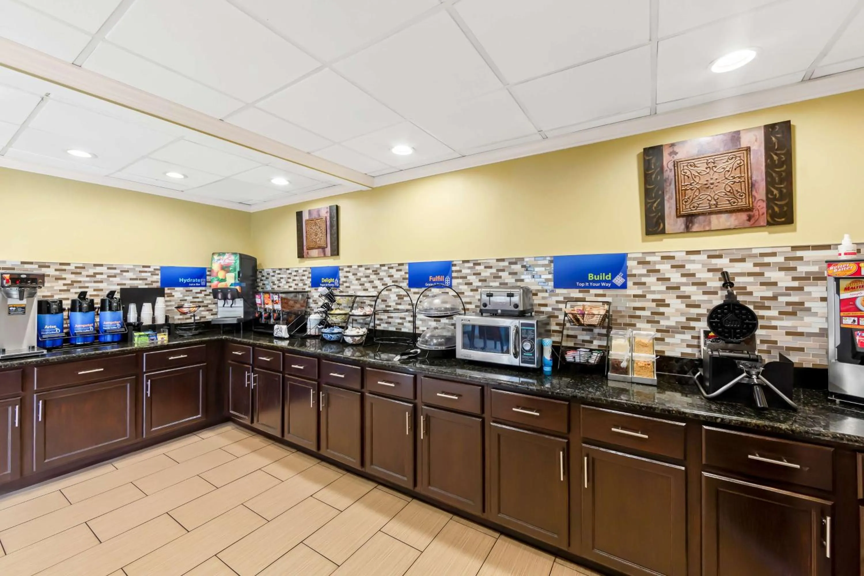 Breakfast in Best Western Dayton