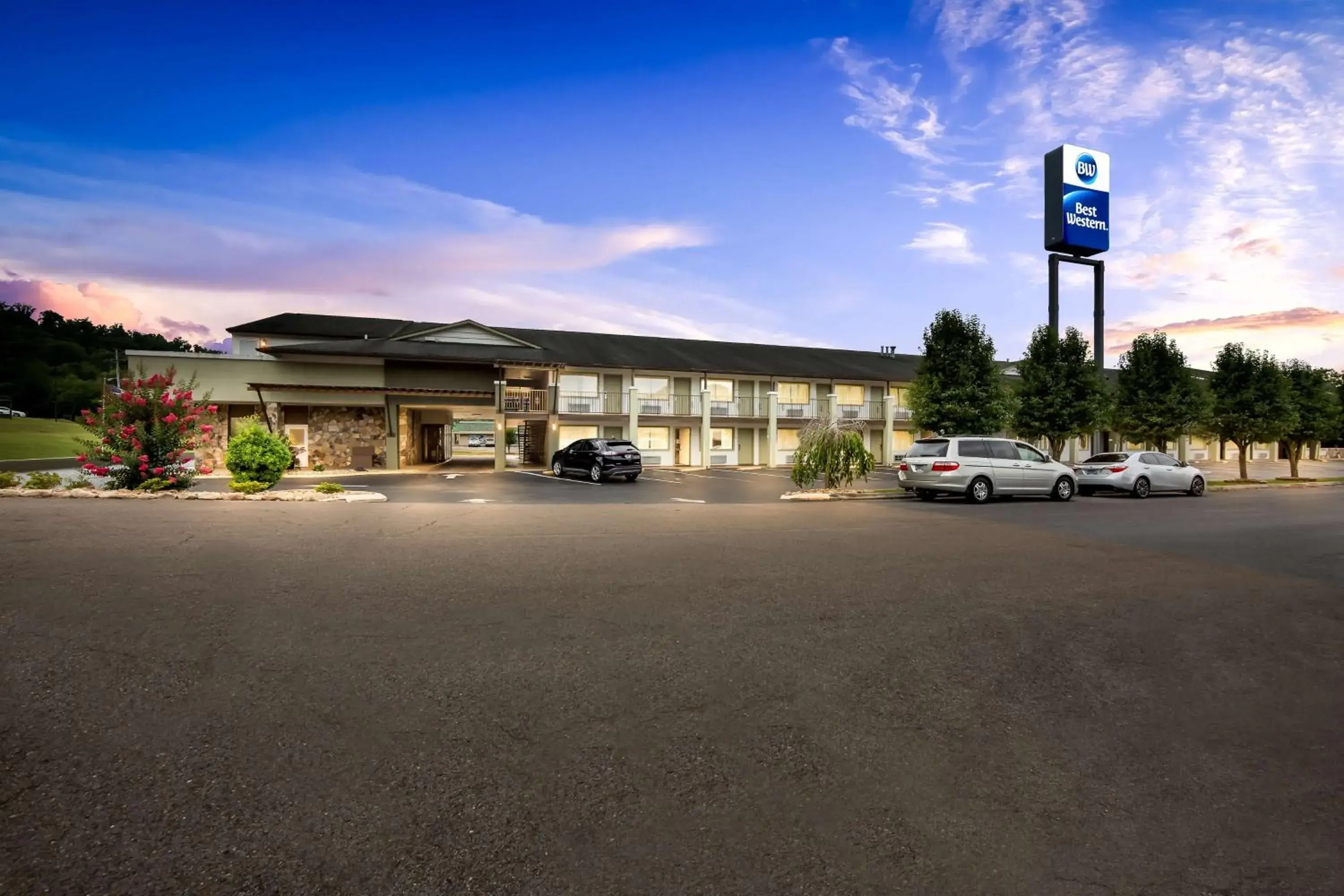 Property building in Best Western Dayton Property building in Best Western Dayton