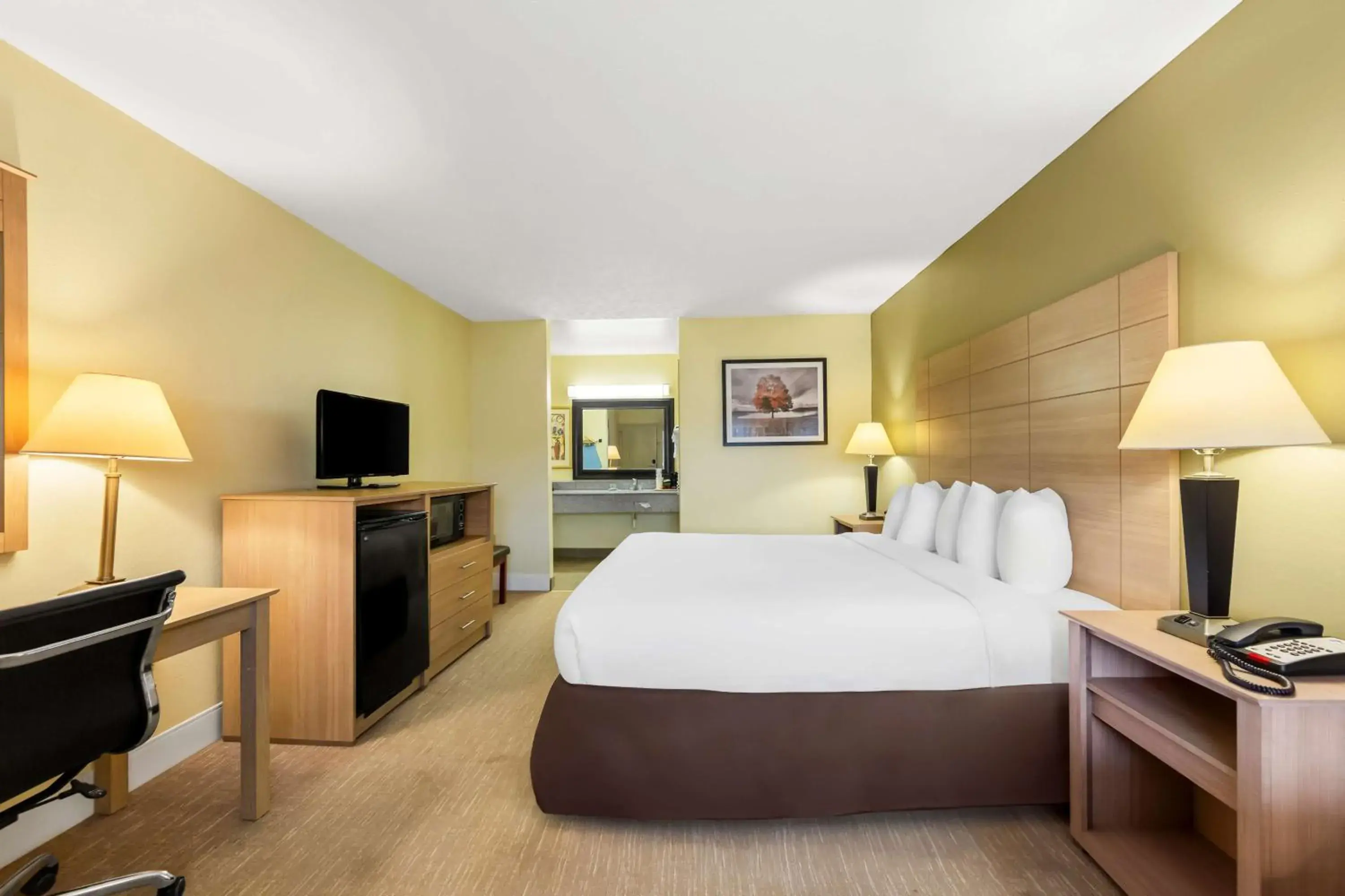 Bedroom, Bed in Best Western Dayton Bedroom, Bed in Best Western Dayton