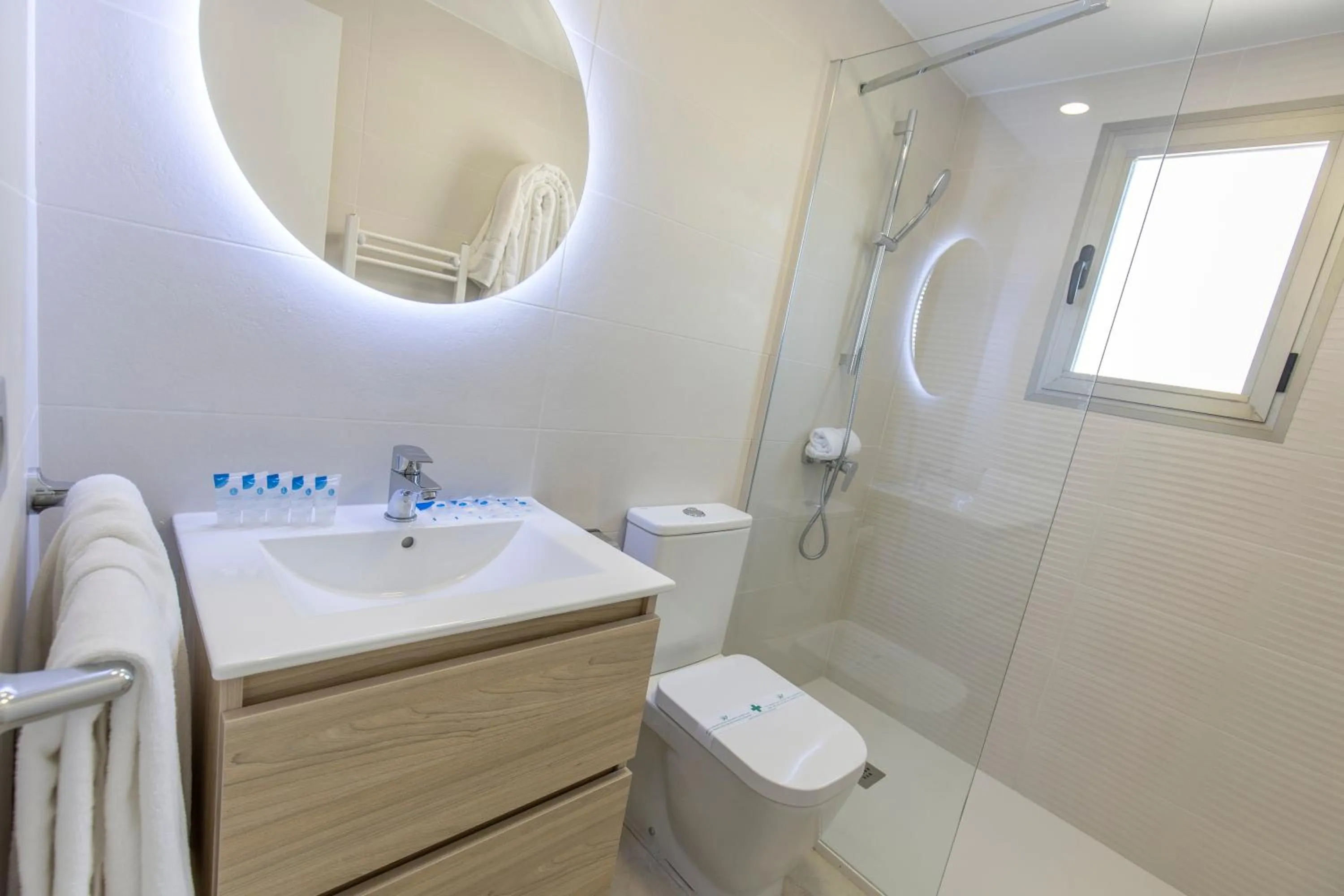 Bathroom in Aparthotel BCL Levante Beach