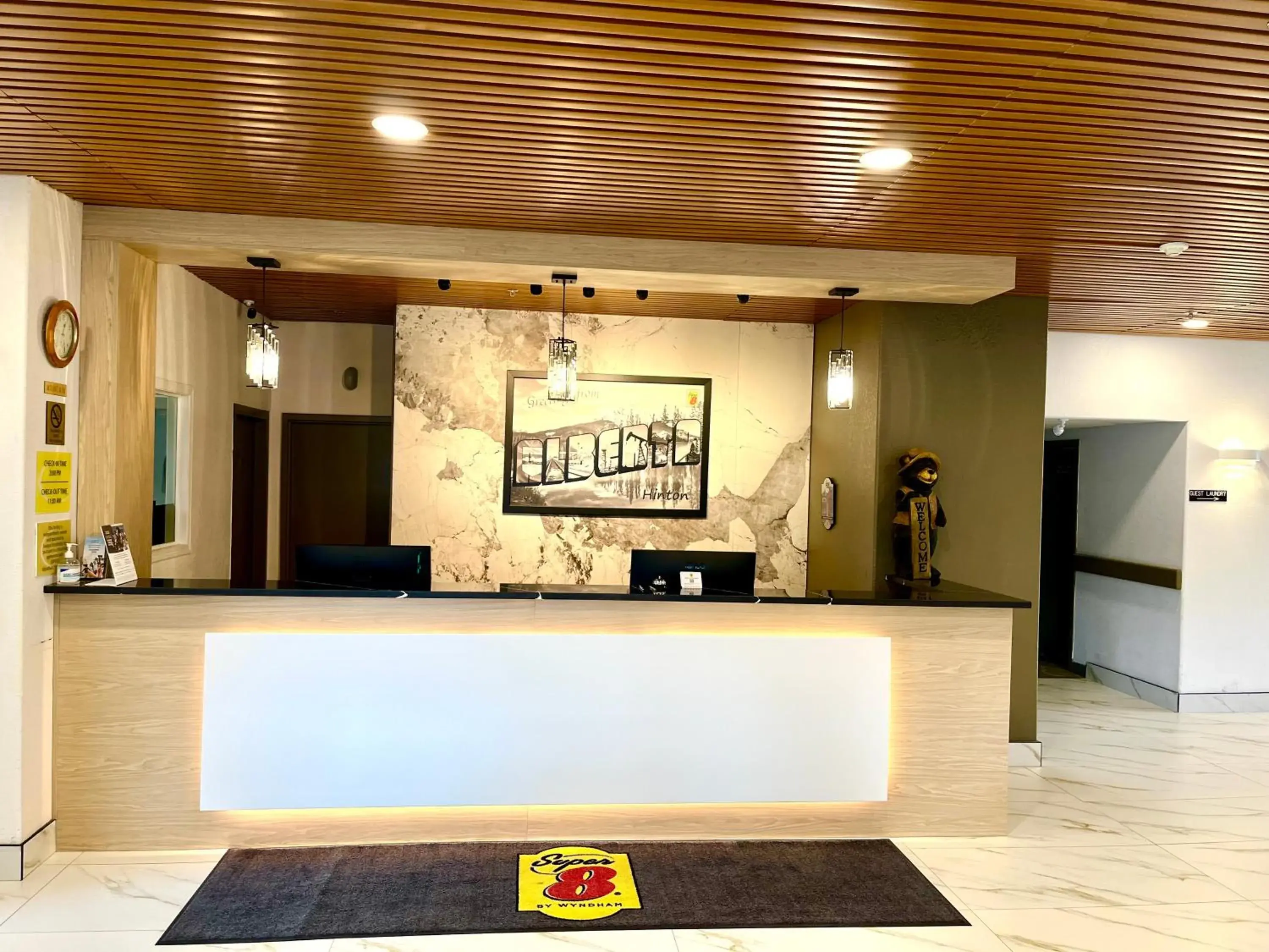 Lobby or reception in Super 8 by Wyndham Hinton Lobby or reception in Super 8 by Wyndham Hinton