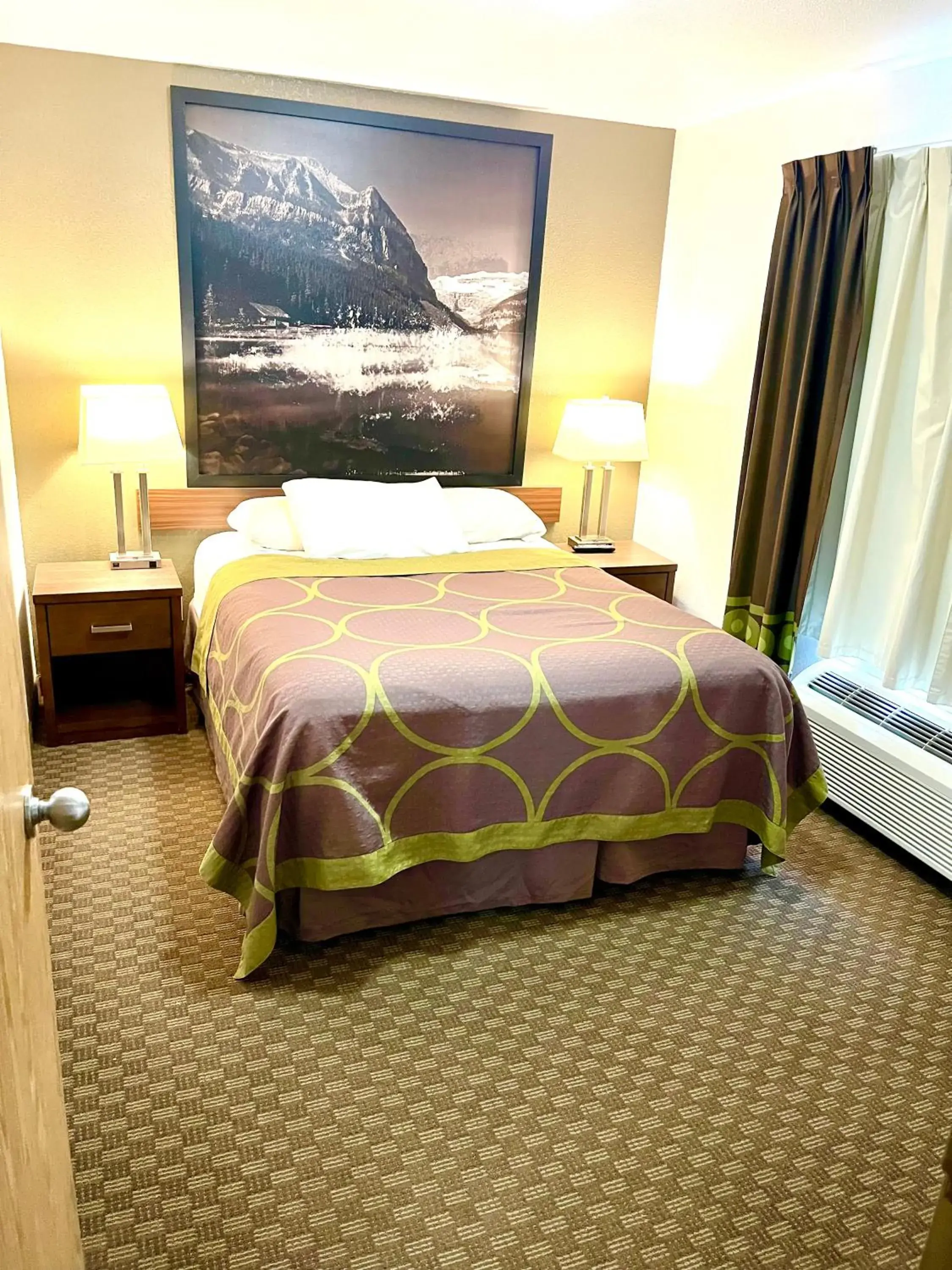 Bedroom, Bed in Super 8 by Wyndham Hinton Bedroom, Bed in Super 8 by Wyndham Hinton