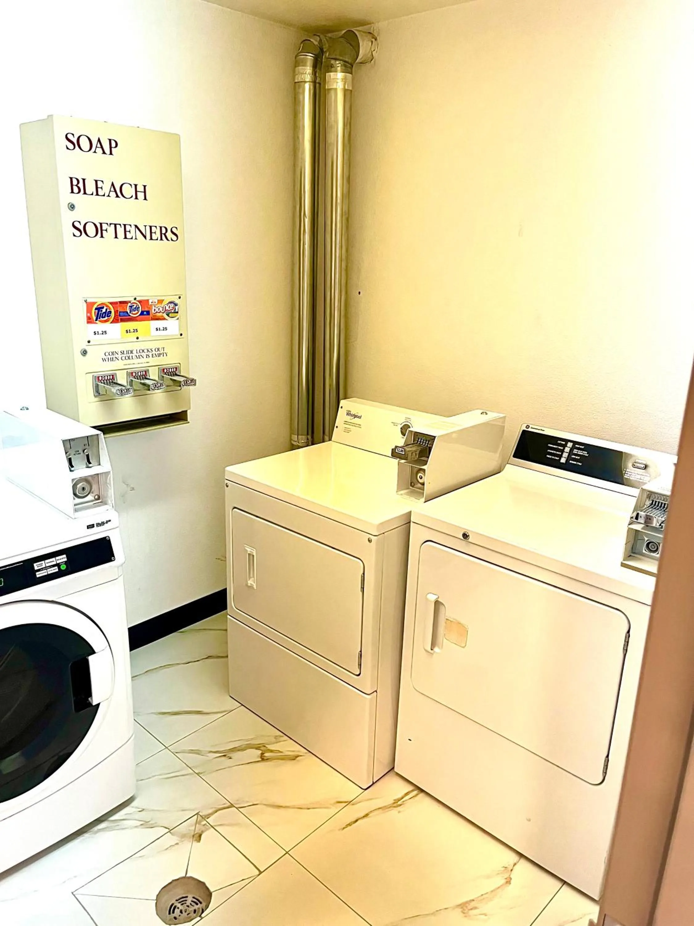 laundry in Super 8 by Wyndham Hinton