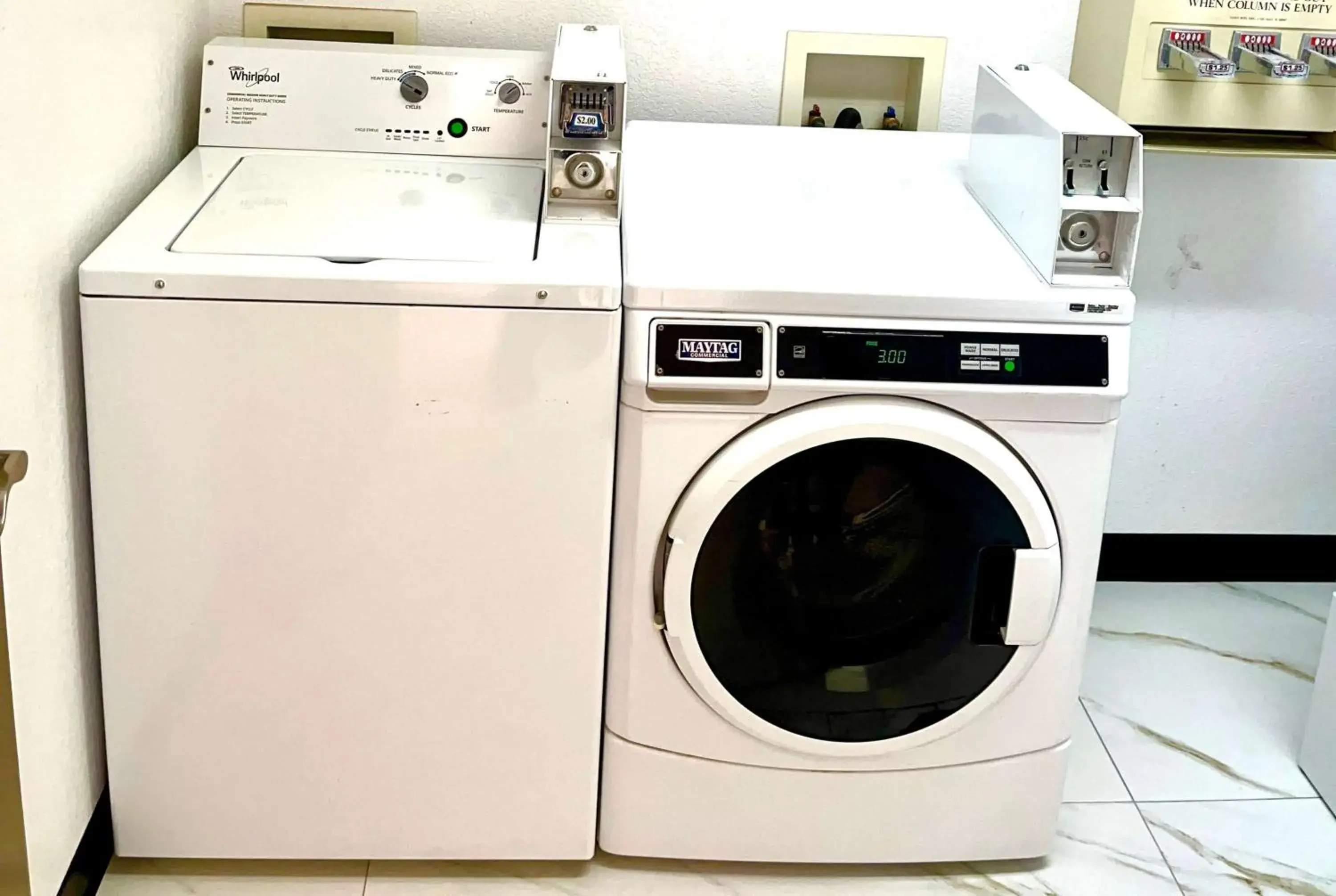 On site in Super 8 by Wyndham Hinton-Free Breakfast,Wifi,Parking On site in Super 8 by Wyndham Hinton-Free Breakfast,Wifi,Parking