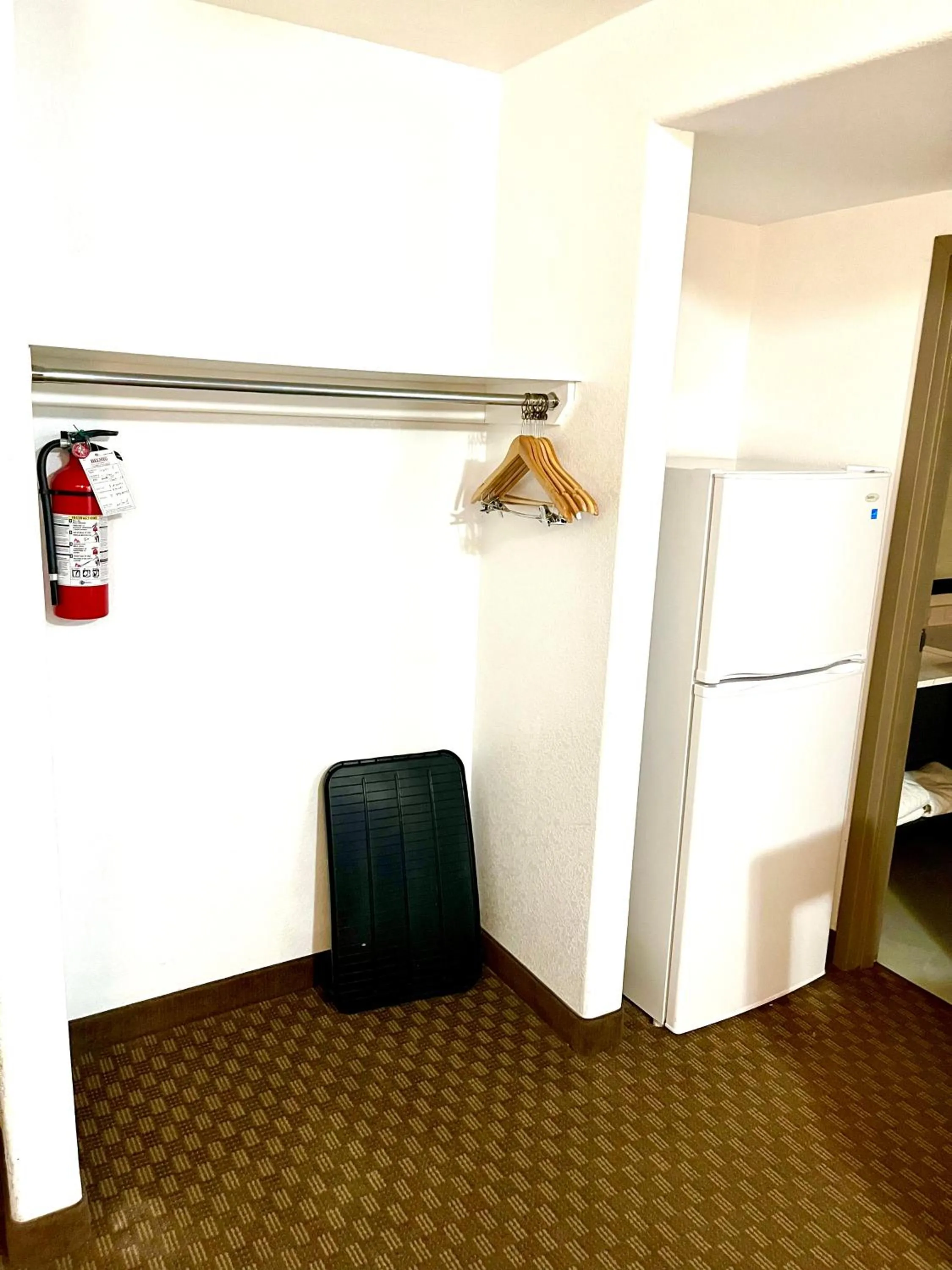 room service in Super 8 by Wyndham Hinton