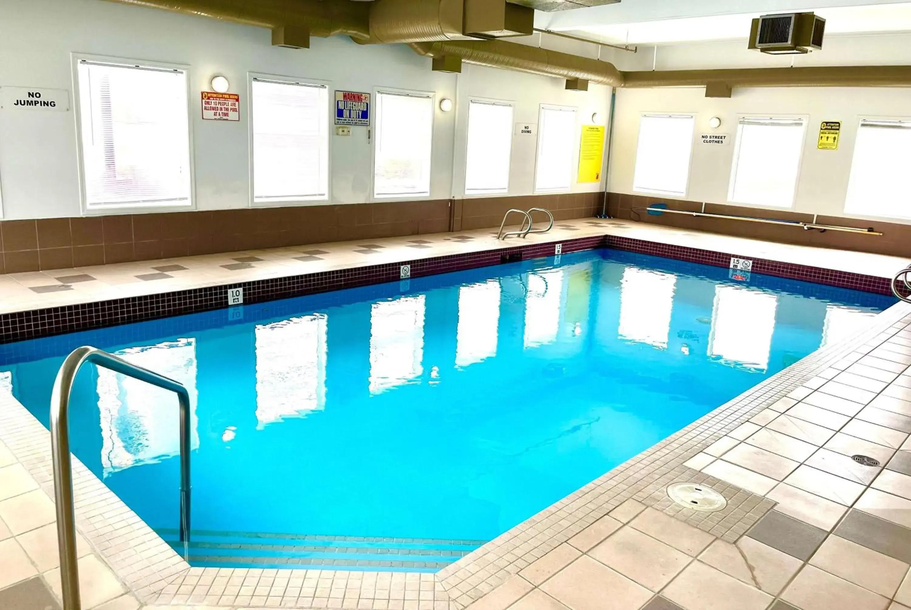 Pool view in Super 8 by Wyndham Hinton Pool view in Super 8 by Wyndham Hinton