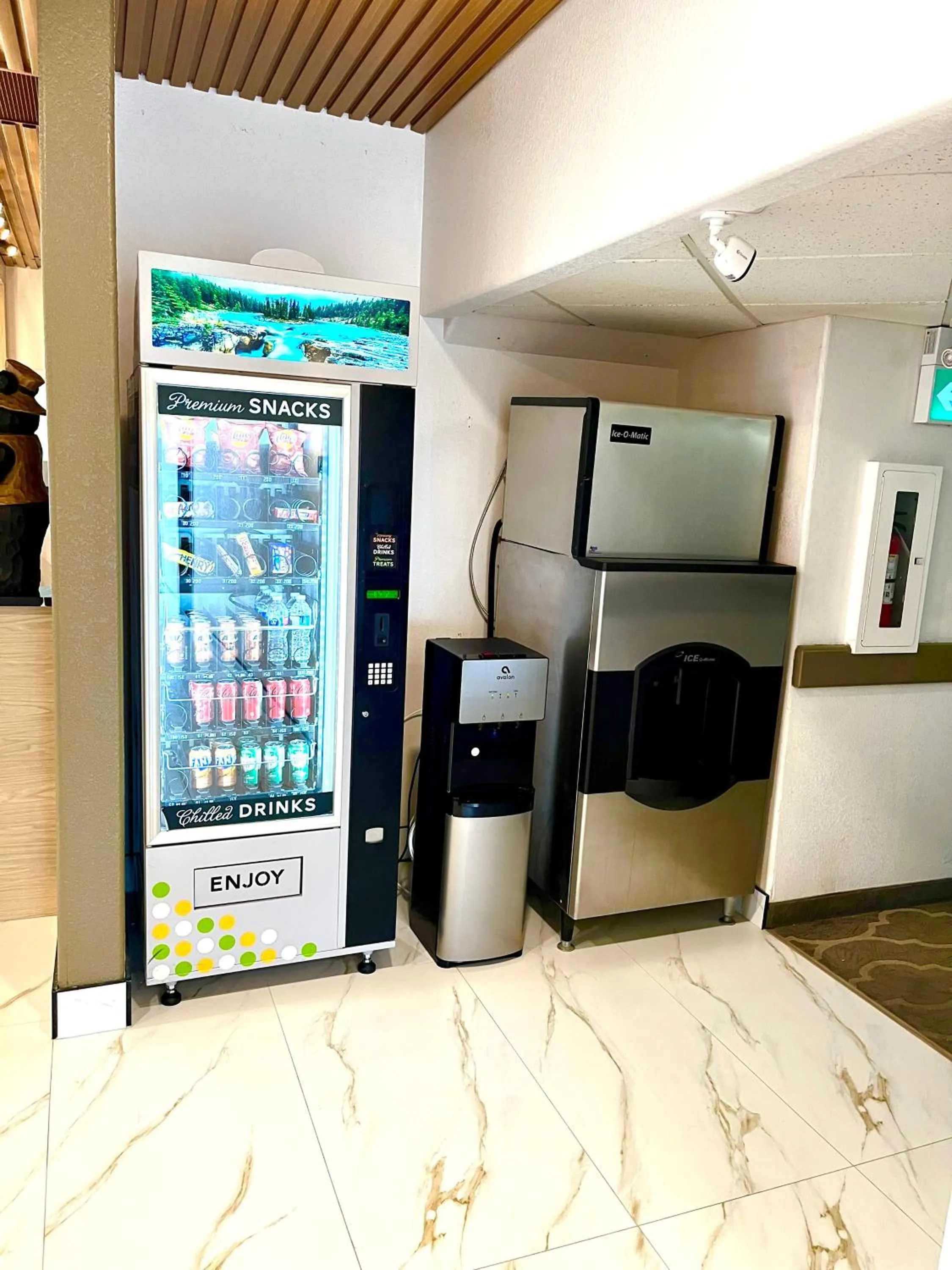 vending machine in Super 8 by Wyndham Hinton