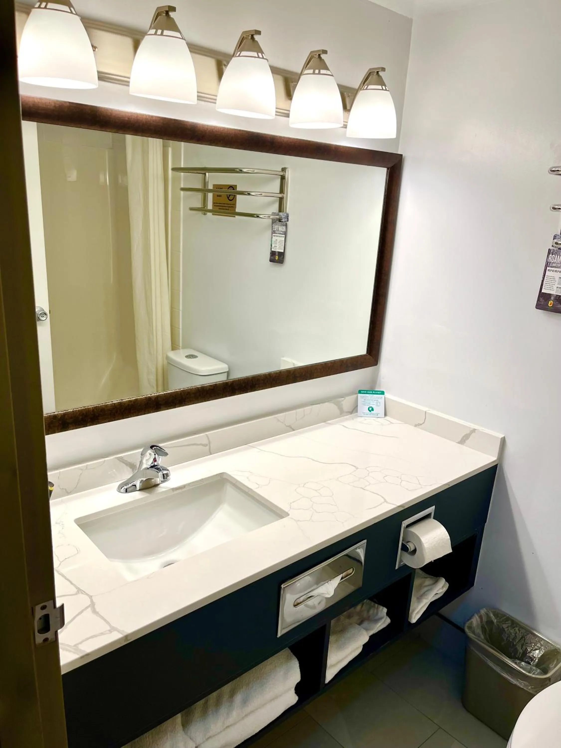 Bathroom in Super 8 by Wyndham Hinton