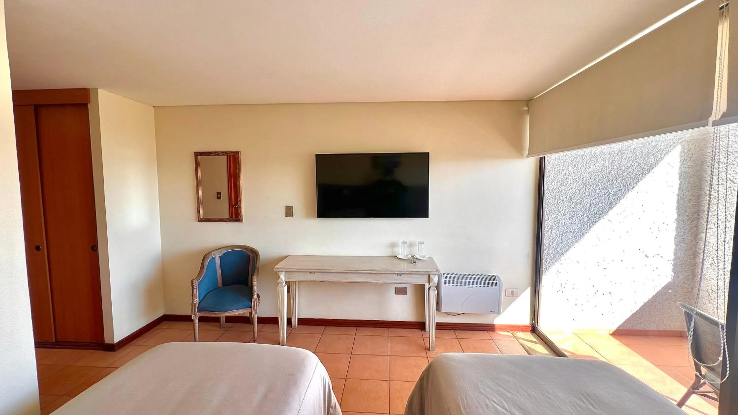 Photo of the whole room, Bed in Hotel Canto del Mar