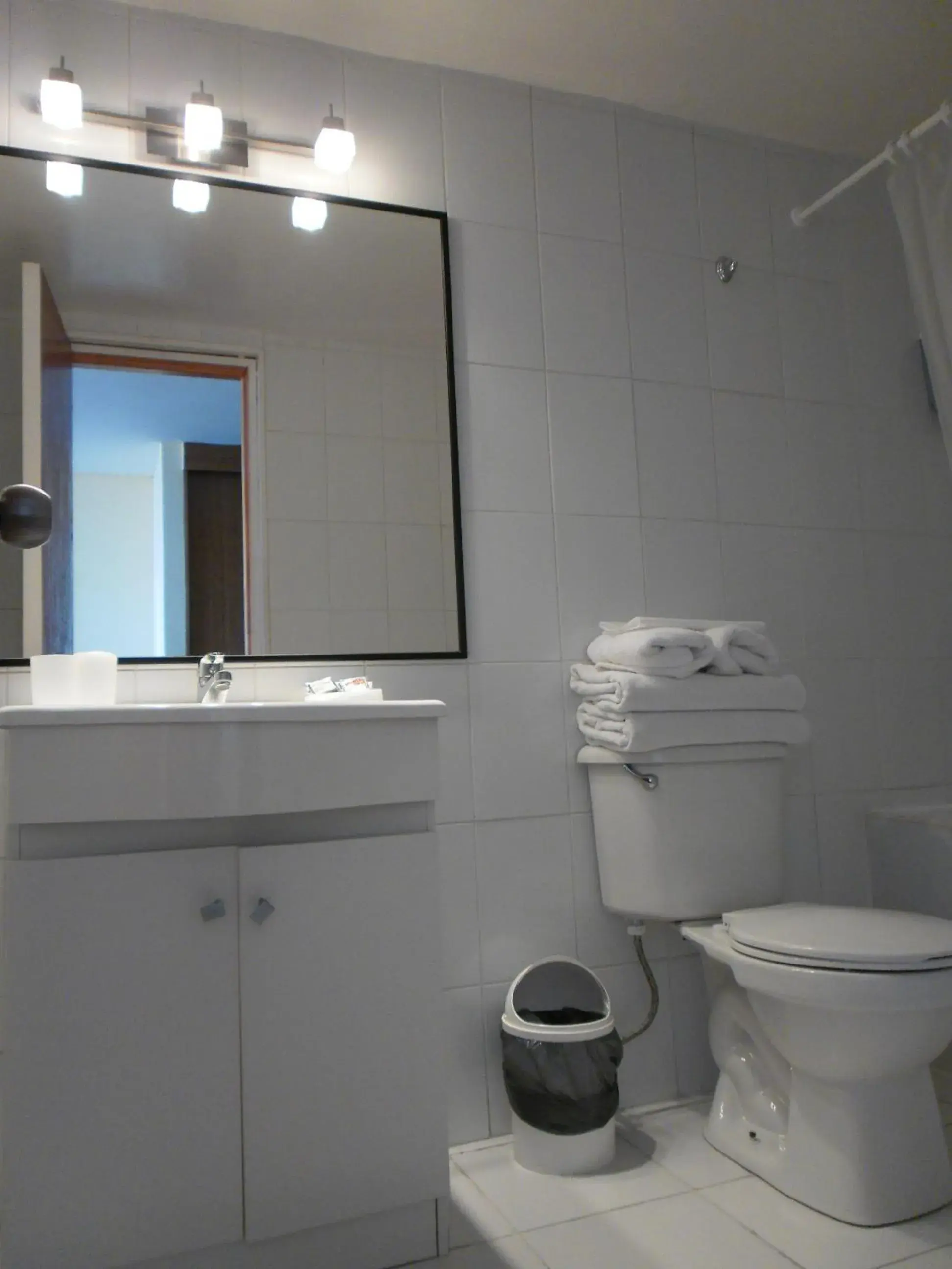 Superior Twin Room with City View - single occupancy in Hotel Canto del Mar Superior Twin Room with City View - single occupancy in Hotel Canto del Mar