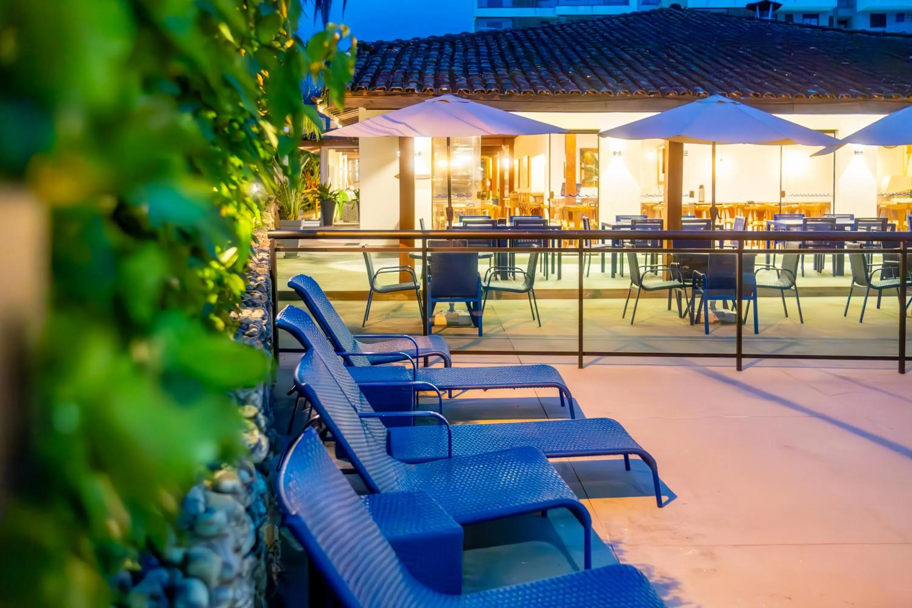 Swimming pool in Mar e Praia Hotel