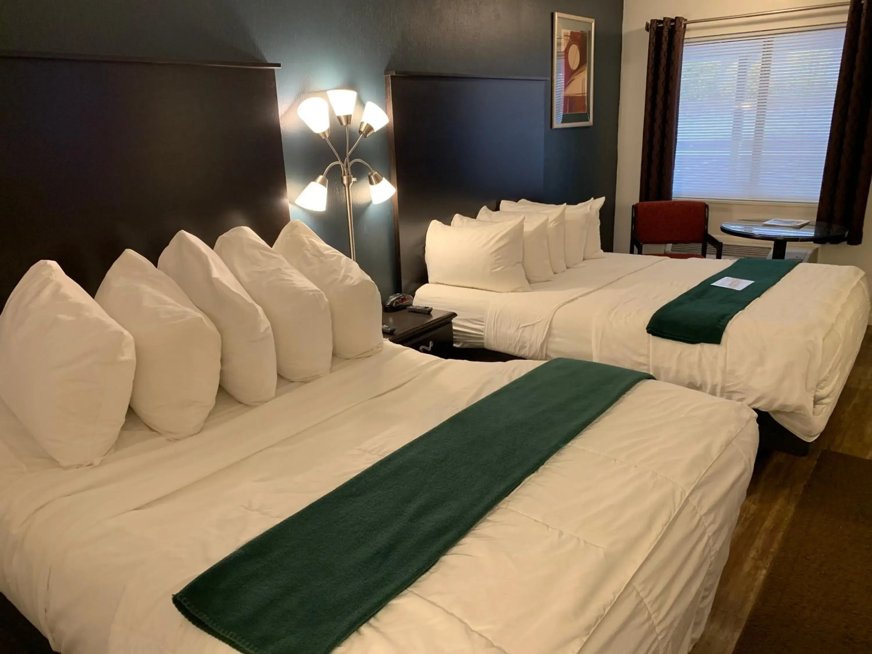 Bed in Baymont by Wyndham Petoskey Bed in Baymont by Wyndham Petoskey