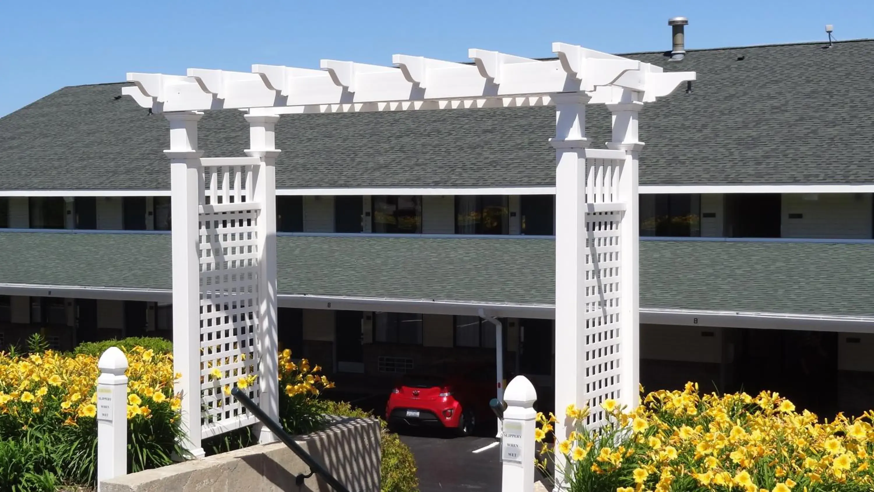 Facade/entrance in Baymont by Wyndham Petoskey Facade/entrance in Baymont by Wyndham Petoskey