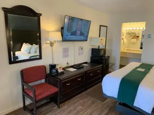 Bed in Baymont by Wyndham Petoskey Bed in Baymont by Wyndham Petoskey