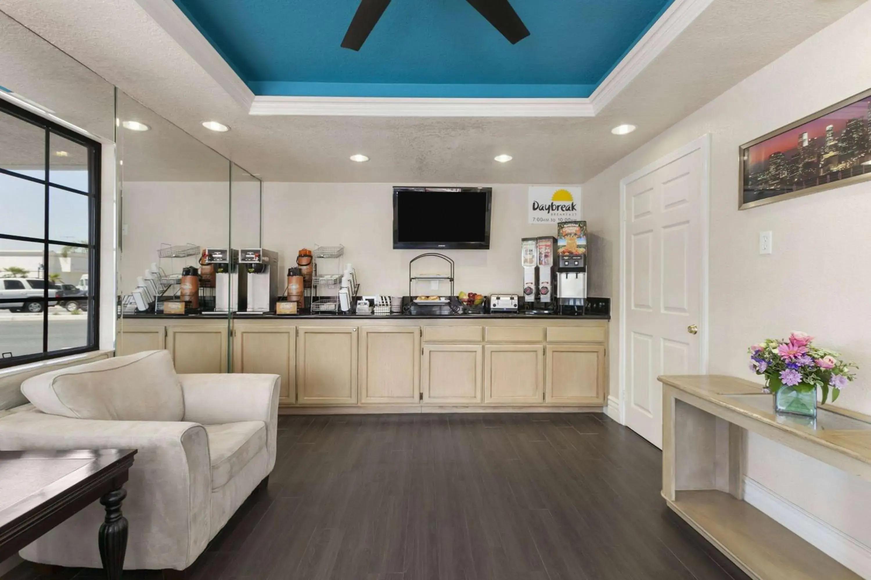 Restaurant/places to eat in Days Inn by Wyndham Downey Restaurant/places to eat in Days Inn by Wyndham Downey