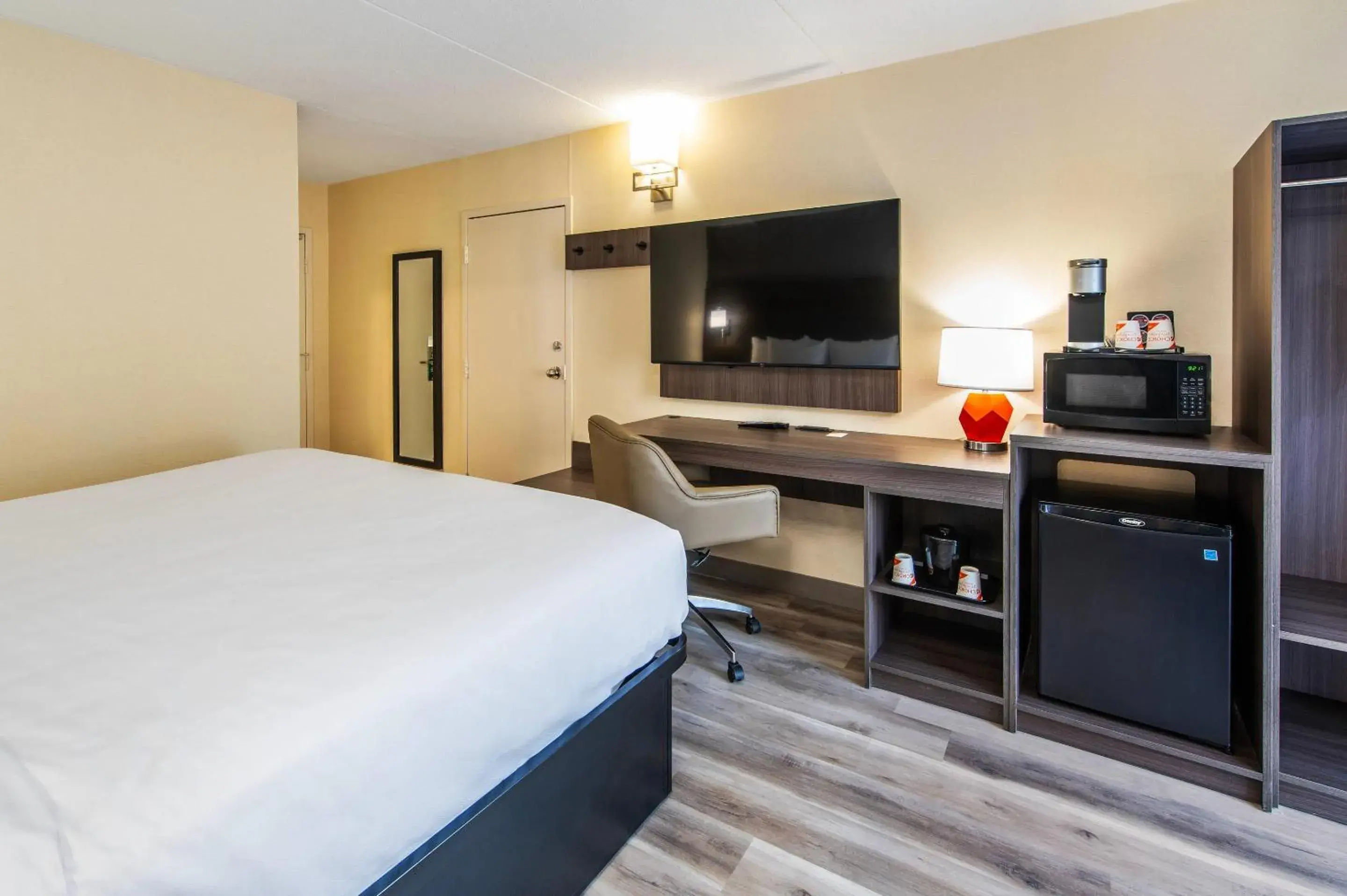 Bedroom, Bed in Quality Inn Bedroom, Bed in Quality Inn