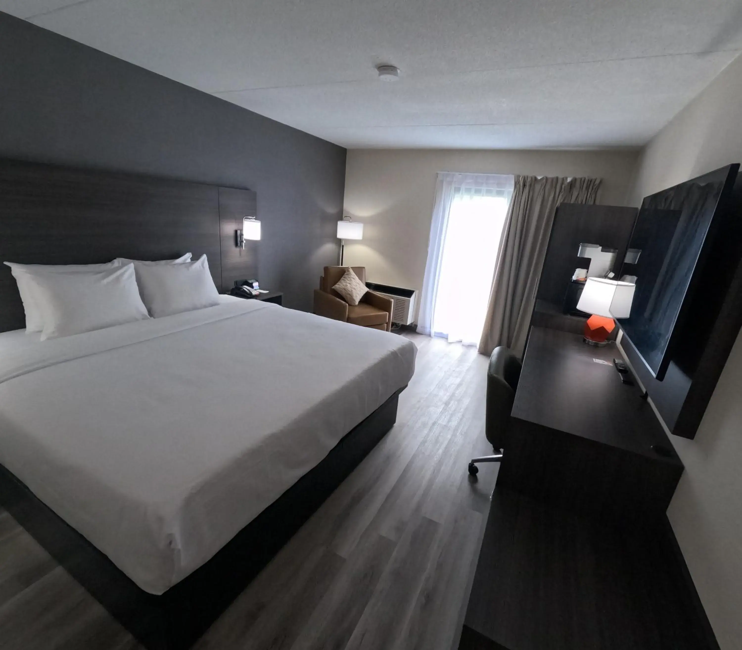 Bed in Quality Inn Bed in Quality Inn