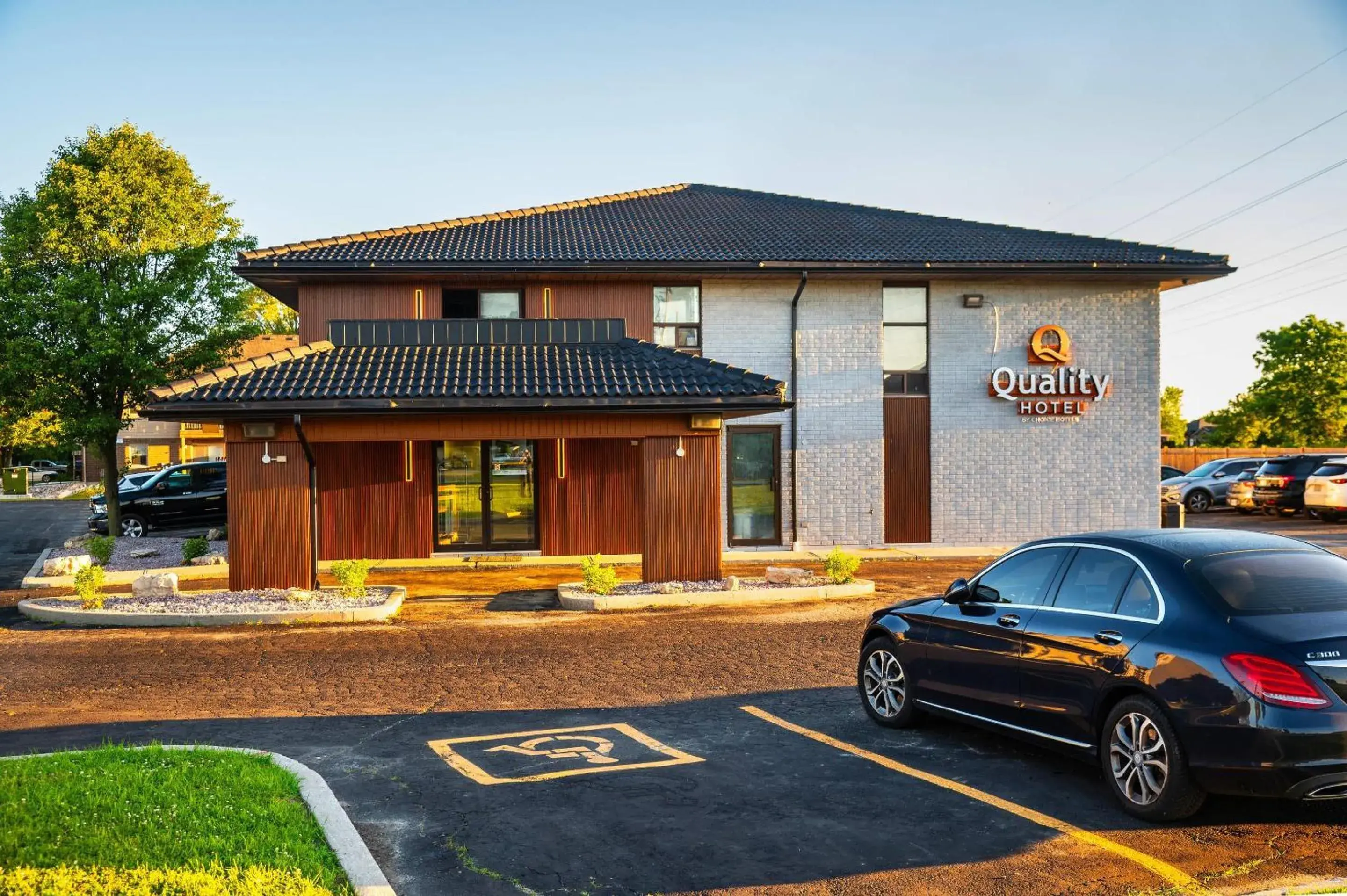 Property building in Quality Inn Property building in Quality Inn