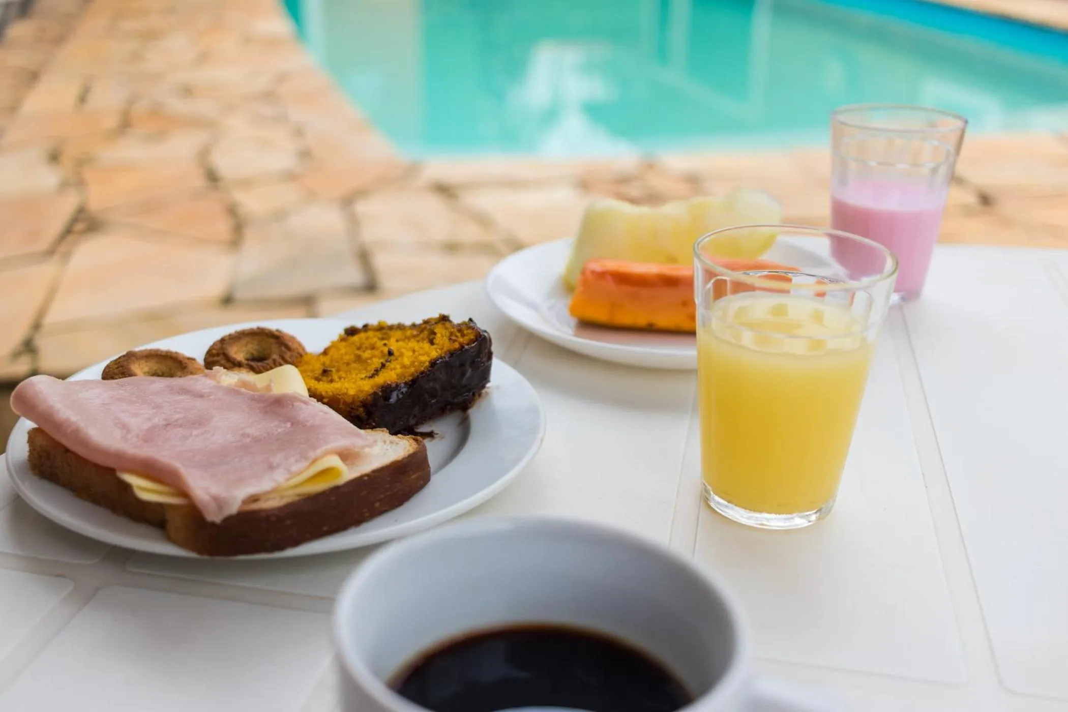 Food and drinks in HOTELARE Pousada Bóra Morá