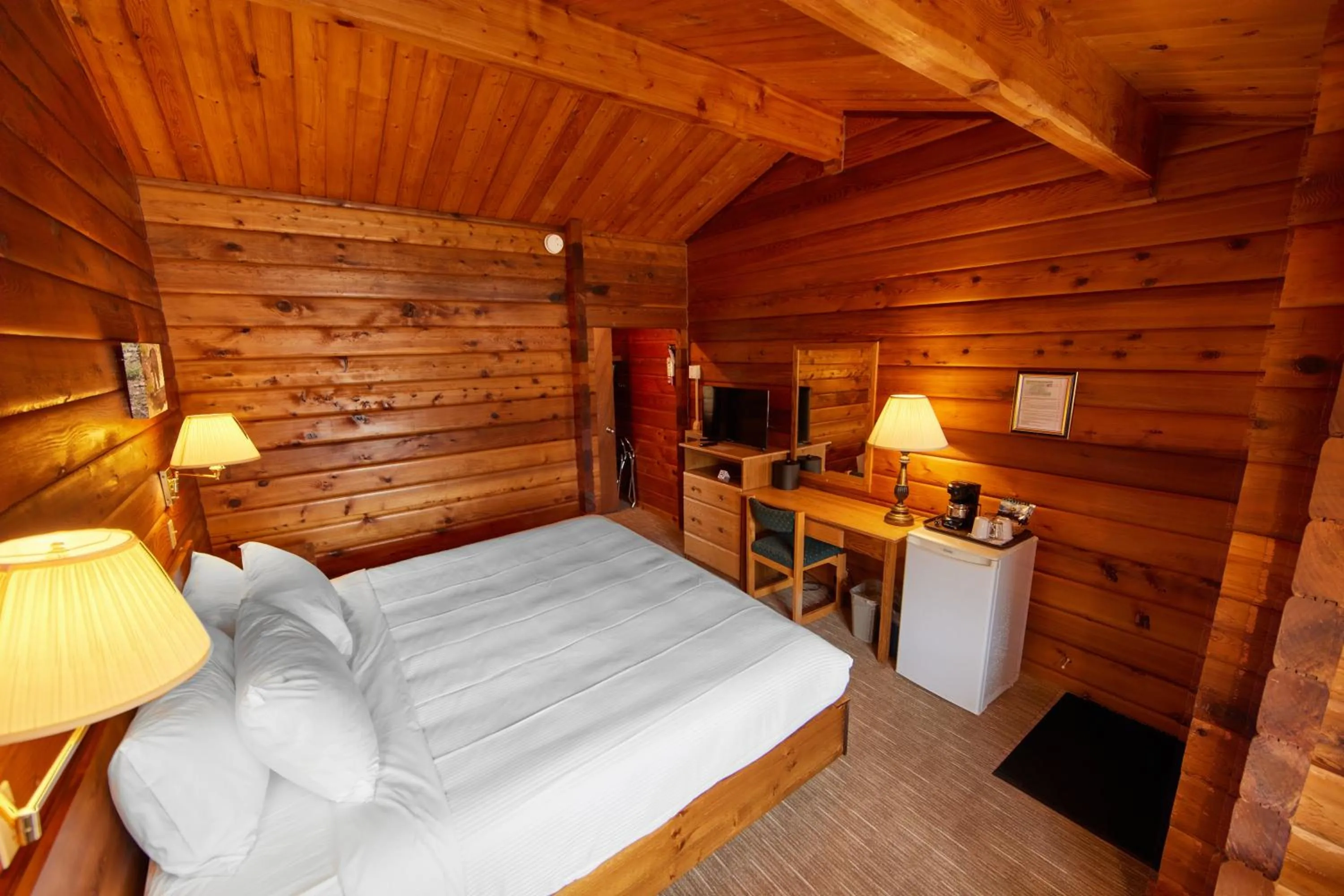 Photo of the whole room in Jasper House Bungalows