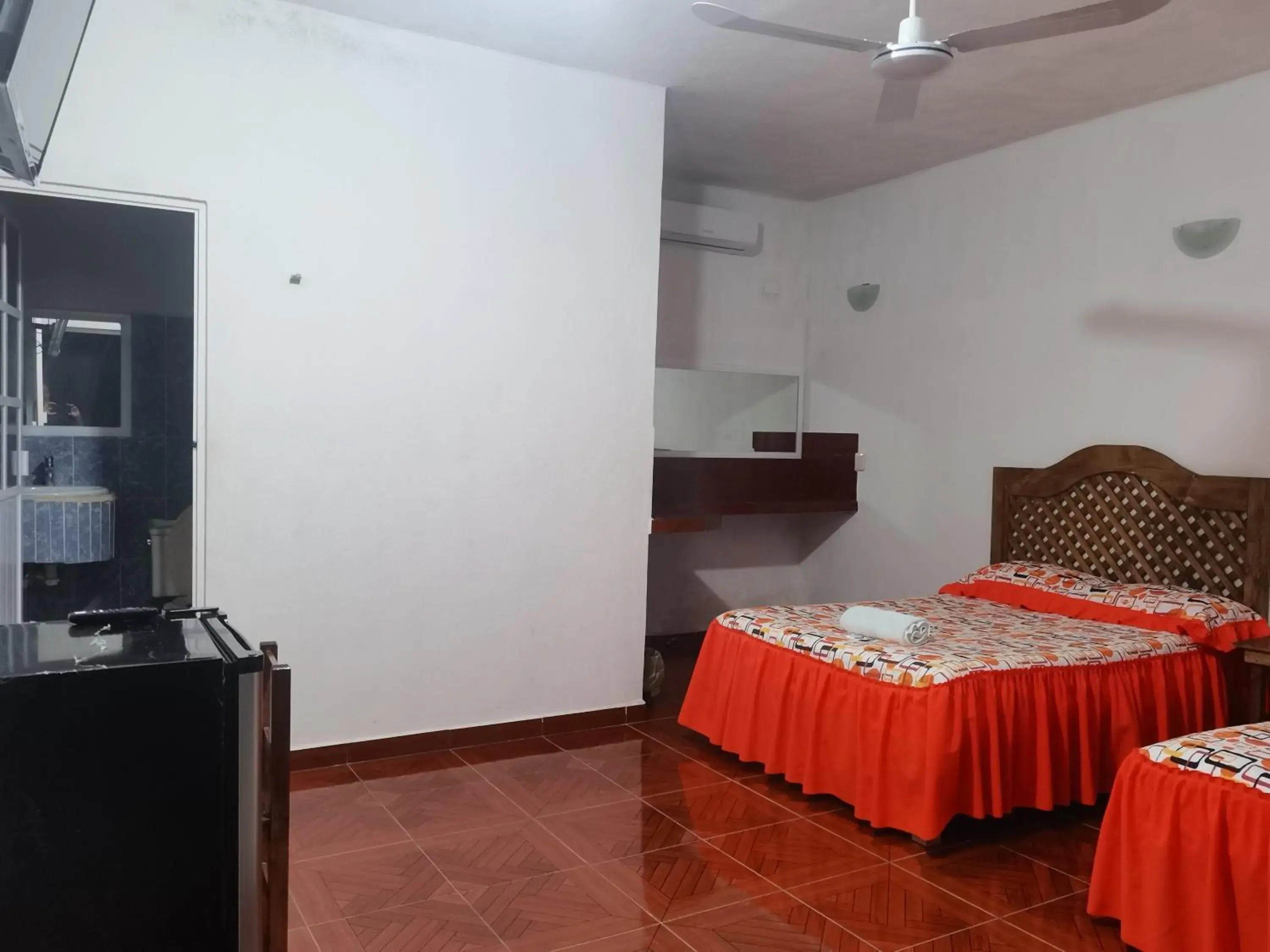 Twin Room in Blue Hotel Twin Room in Blue Hotel