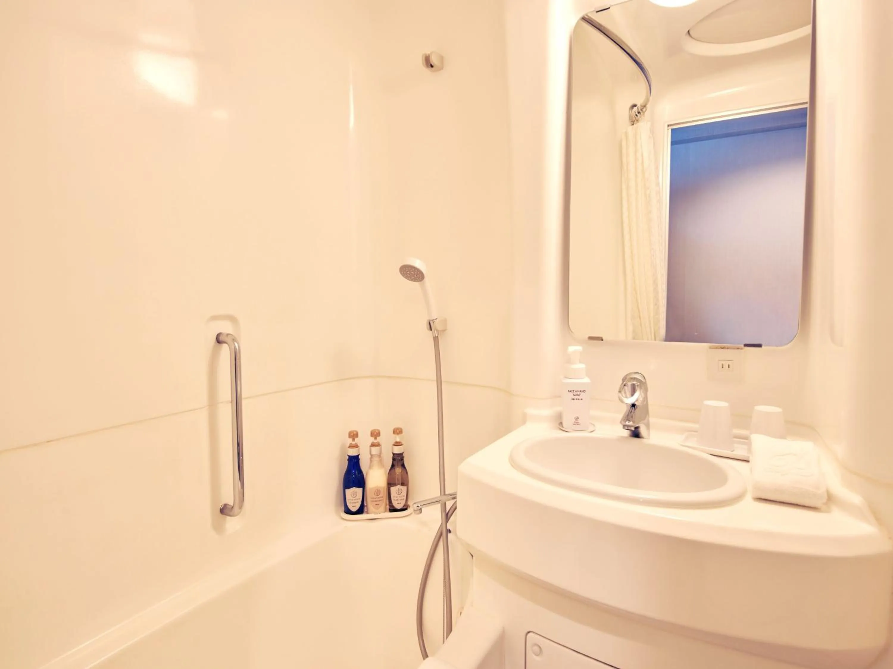 Shower in Shinjuku Prince Hotel