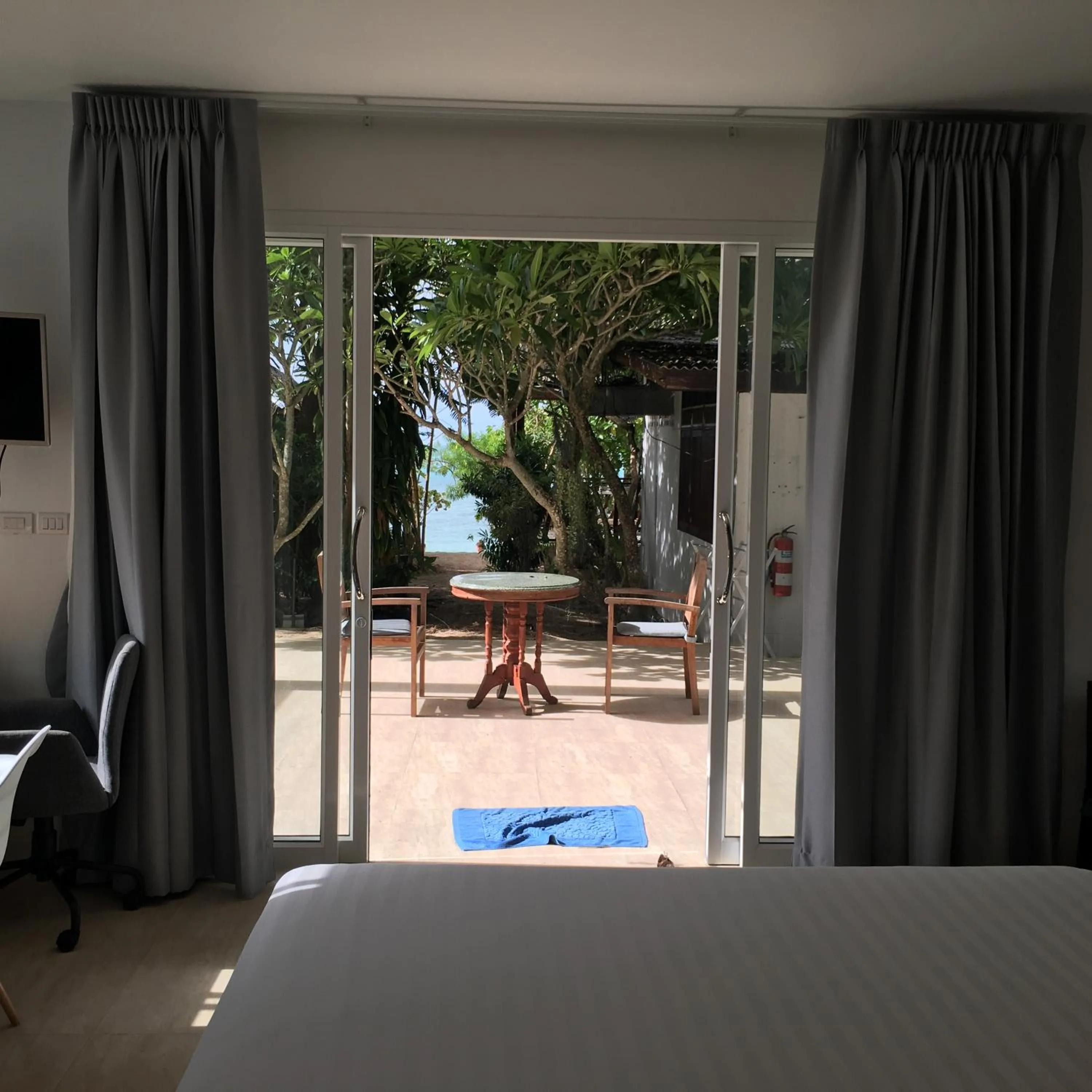 Day, Bed in Bangpo Village