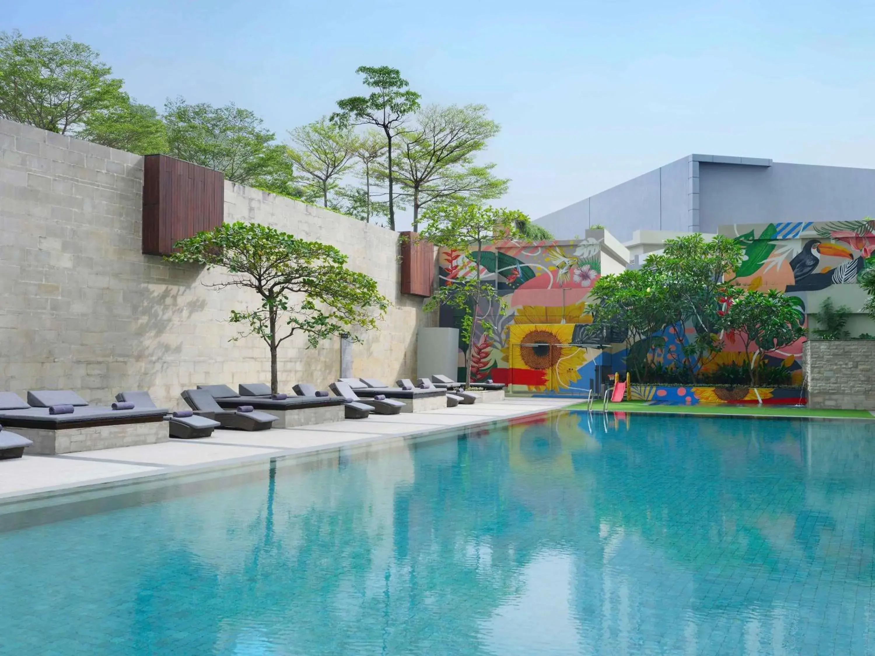 Pool view in Pullman Jakarta Central Park Pool view in Pullman Jakarta Central Park