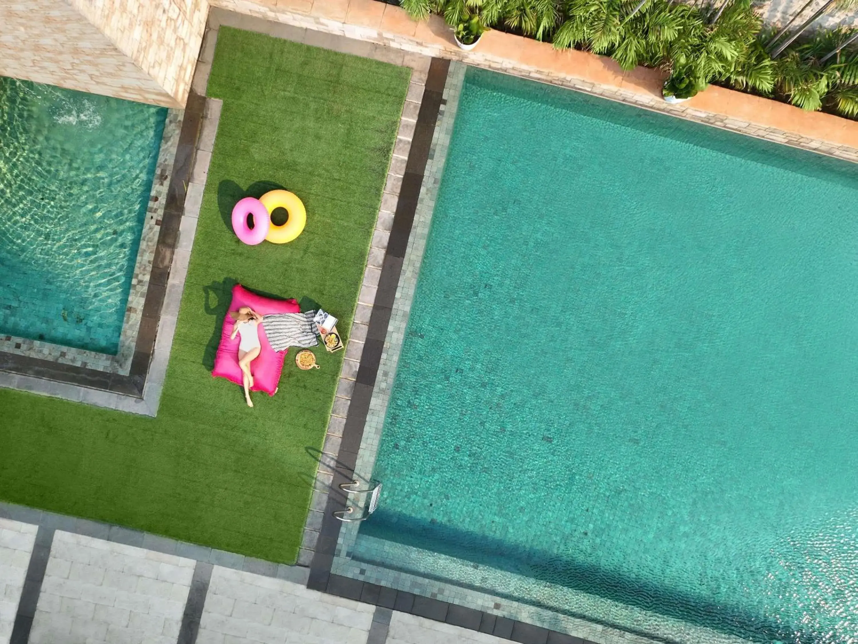 Pool view in Pullman Jakarta Central Park Pool view in Pullman Jakarta Central Park