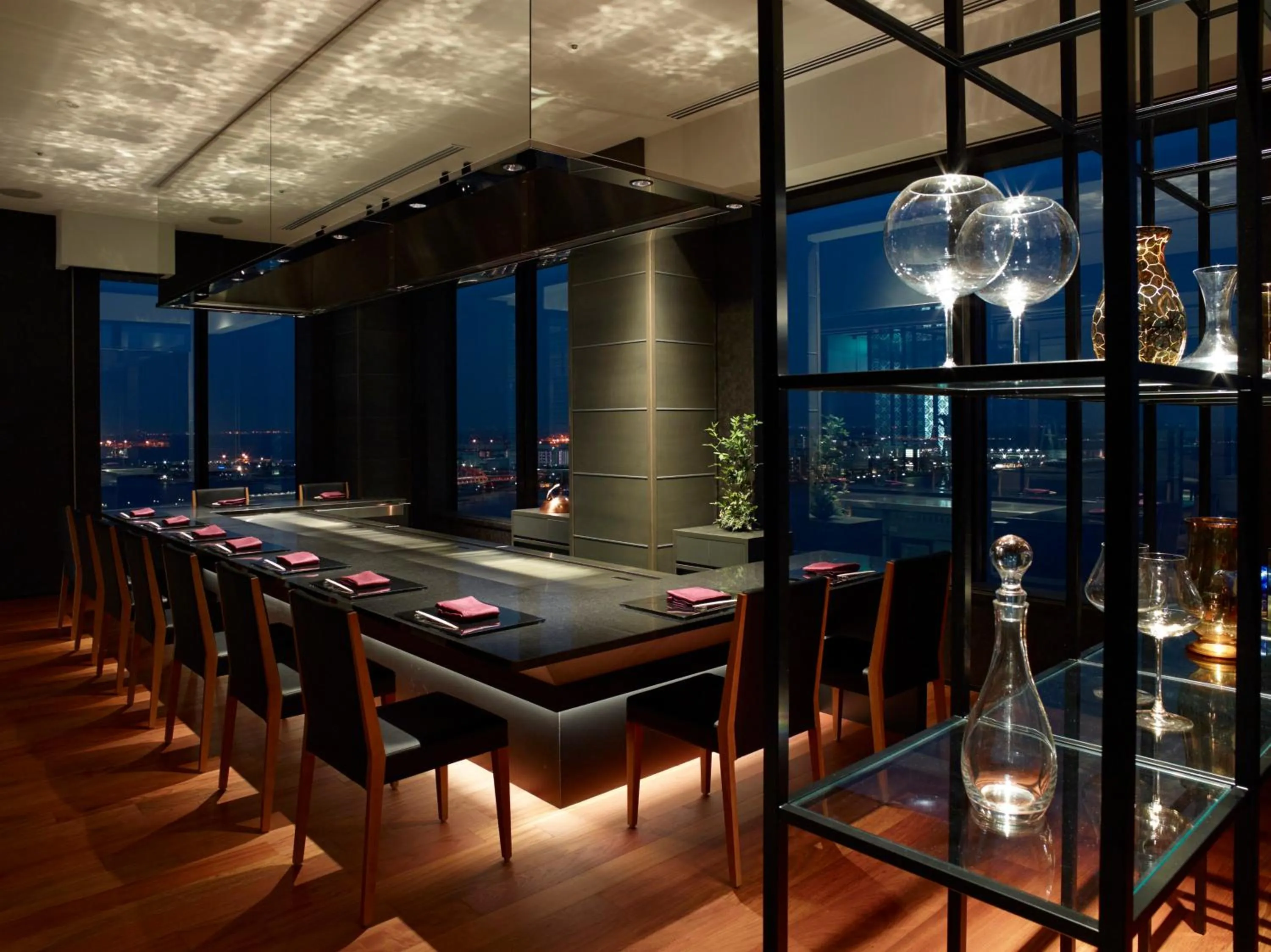 Restaurant/places to eat in Hotel Okura Kobe