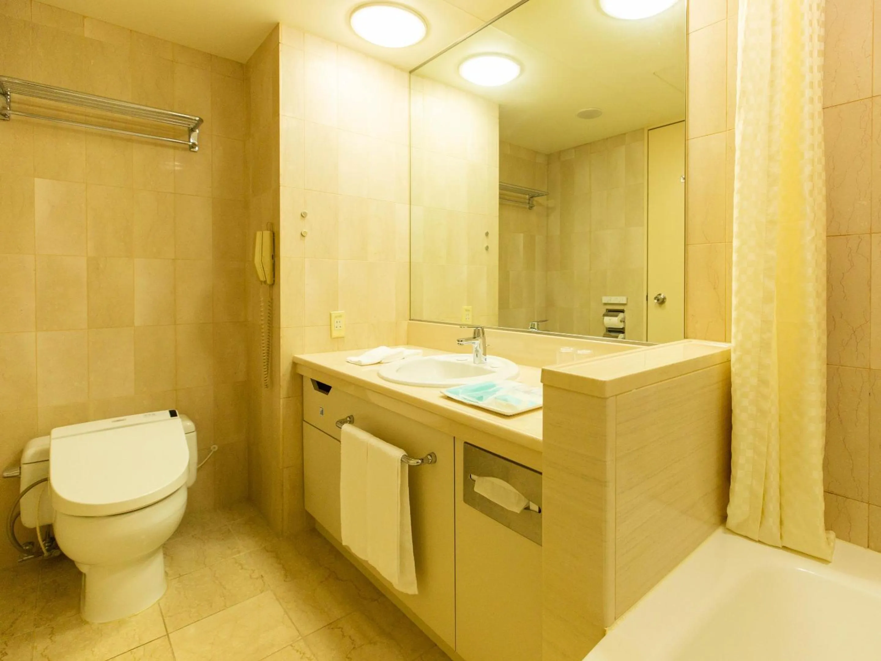 Bathroom in Hotel Okura Kobe