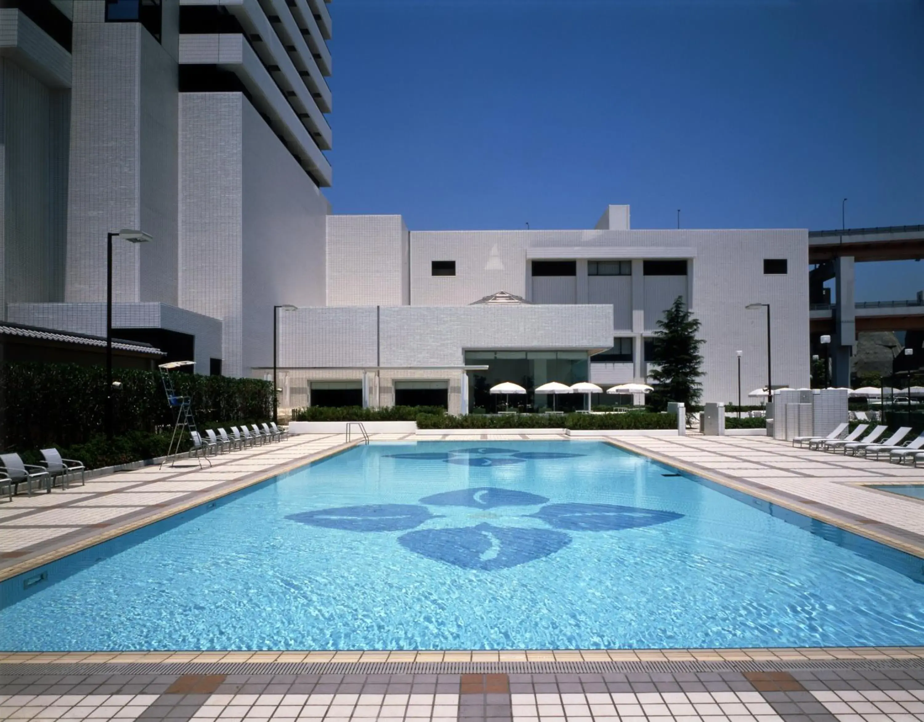 Swimming pool in Hotel Okura Kobe Swimming pool in Hotel Okura Kobe
