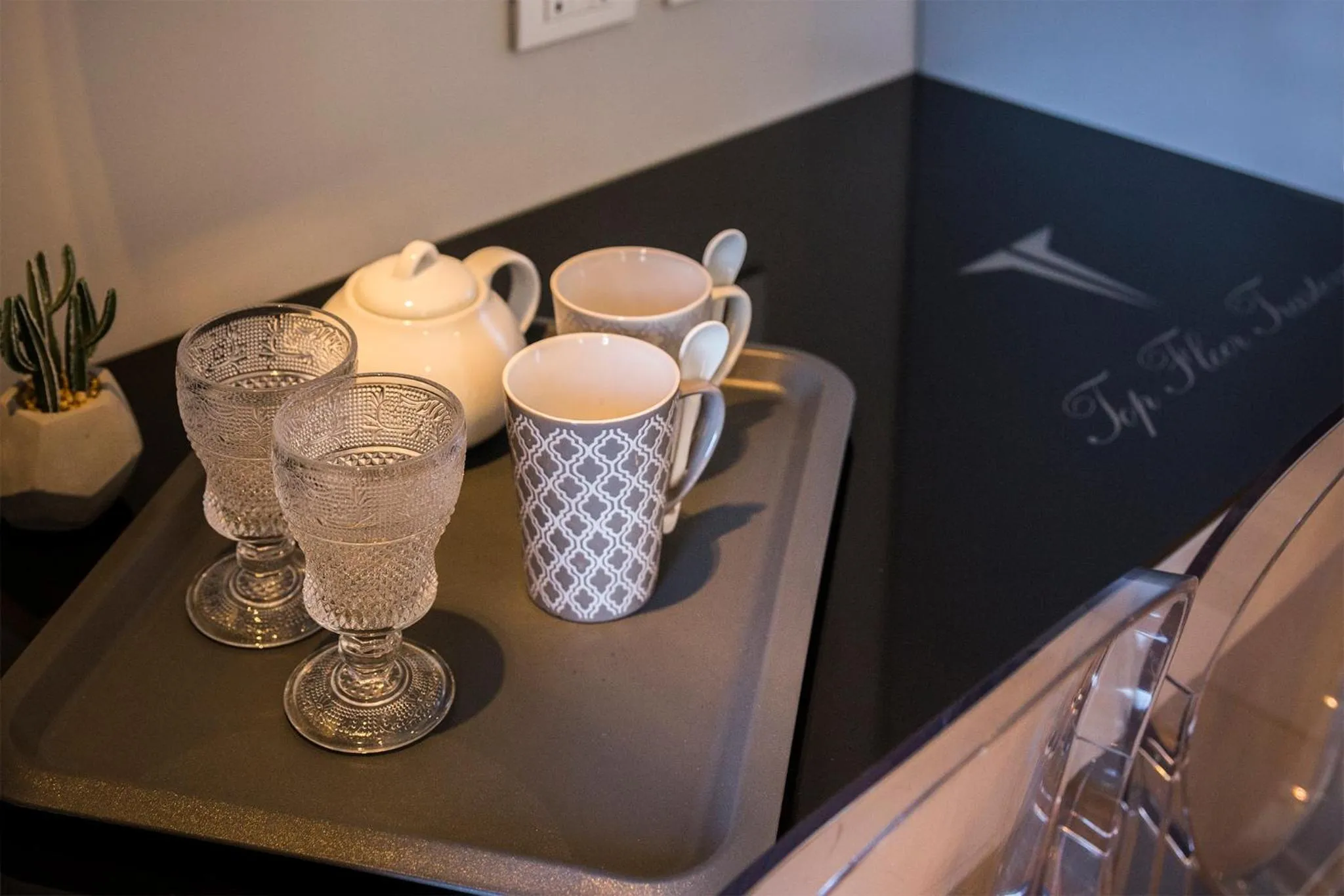 Logo/Certificate/Sign in Top Floor Trastevere