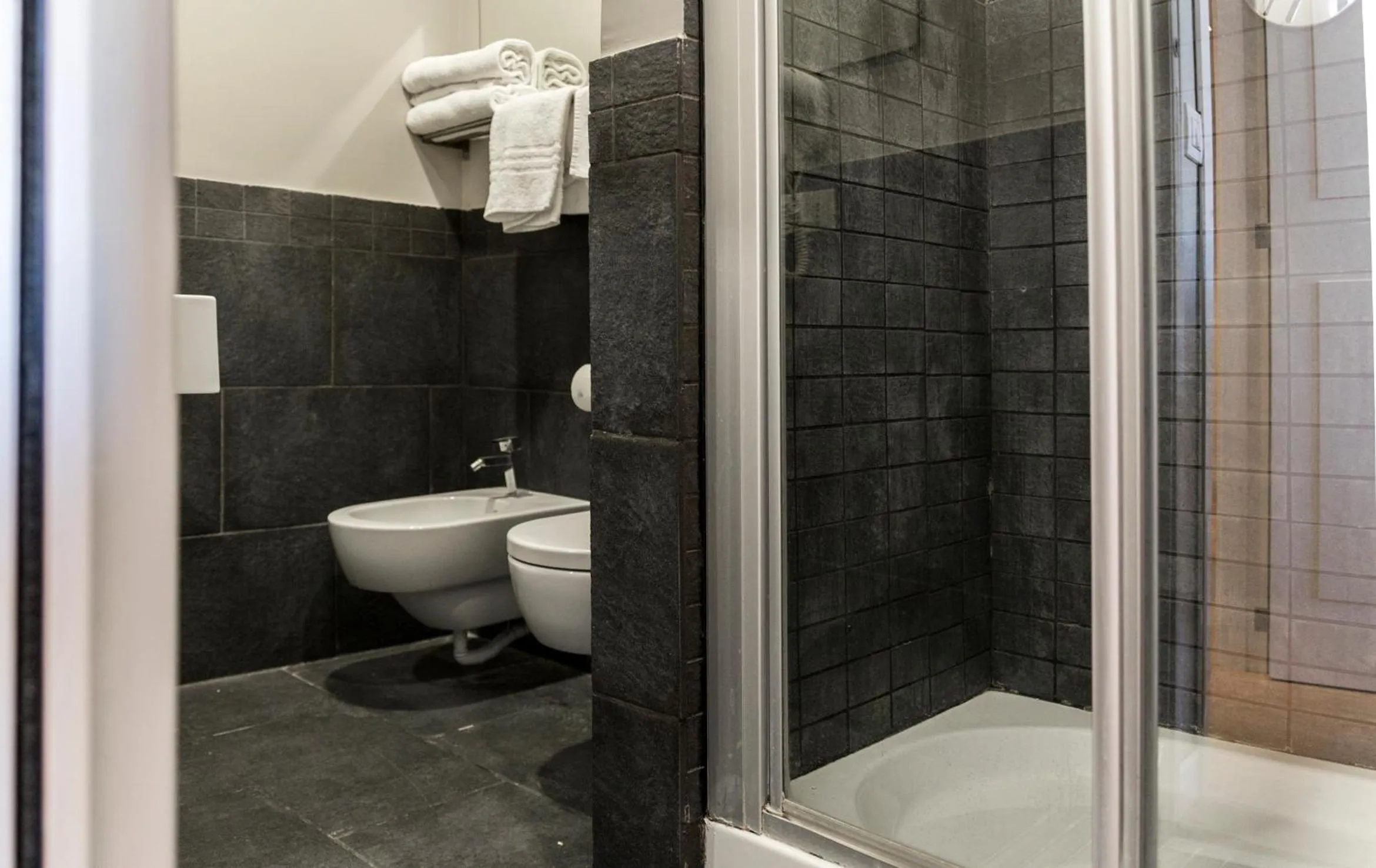 Shower in Top Floor Trastevere