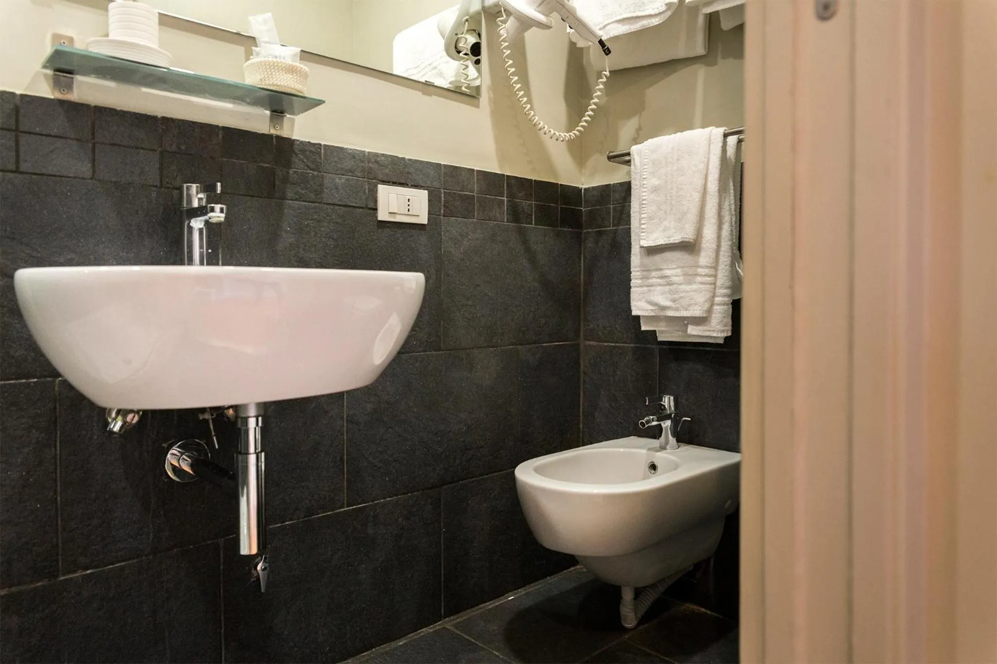 Bathroom in Top Floor Trastevere