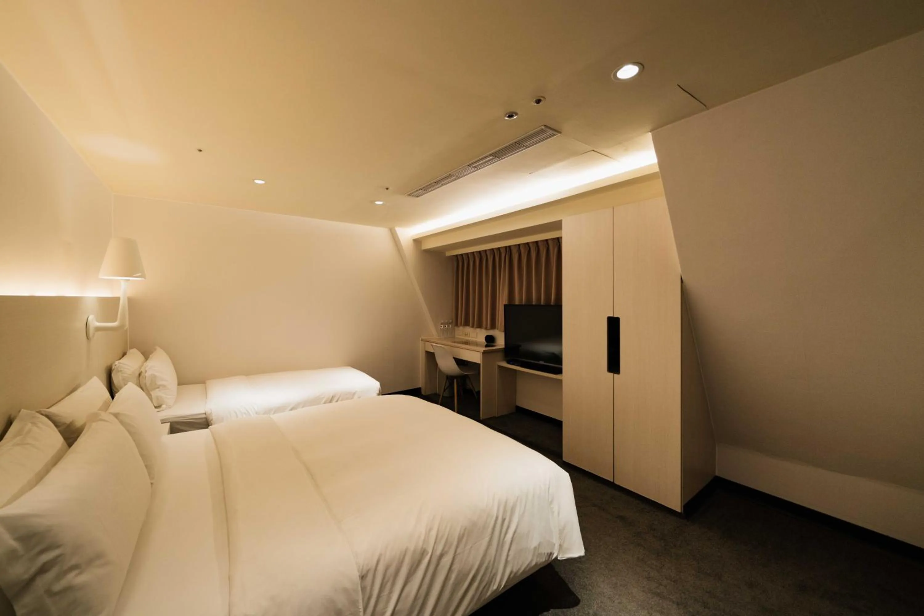 Photo of the whole room, Bed in SWIIO Hotel Ximending