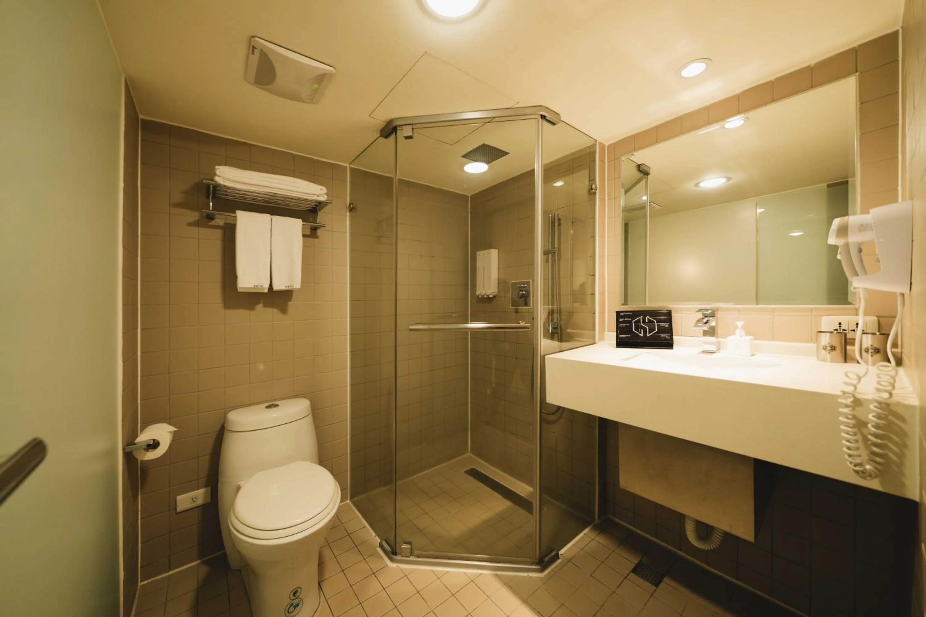 Shower in SWIIO Hotel Ximending